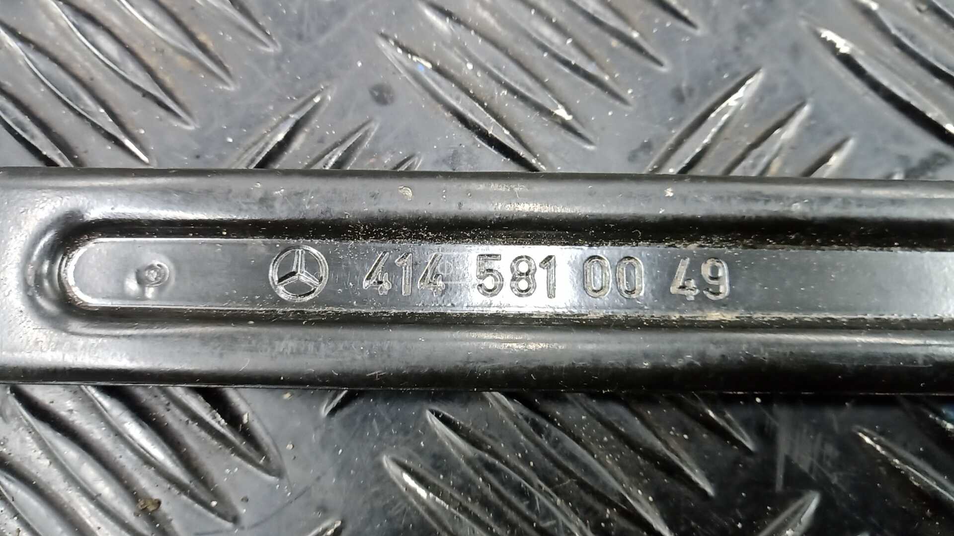 Ключ баллонный Mercedes Vito (W639) купить в Беларуси