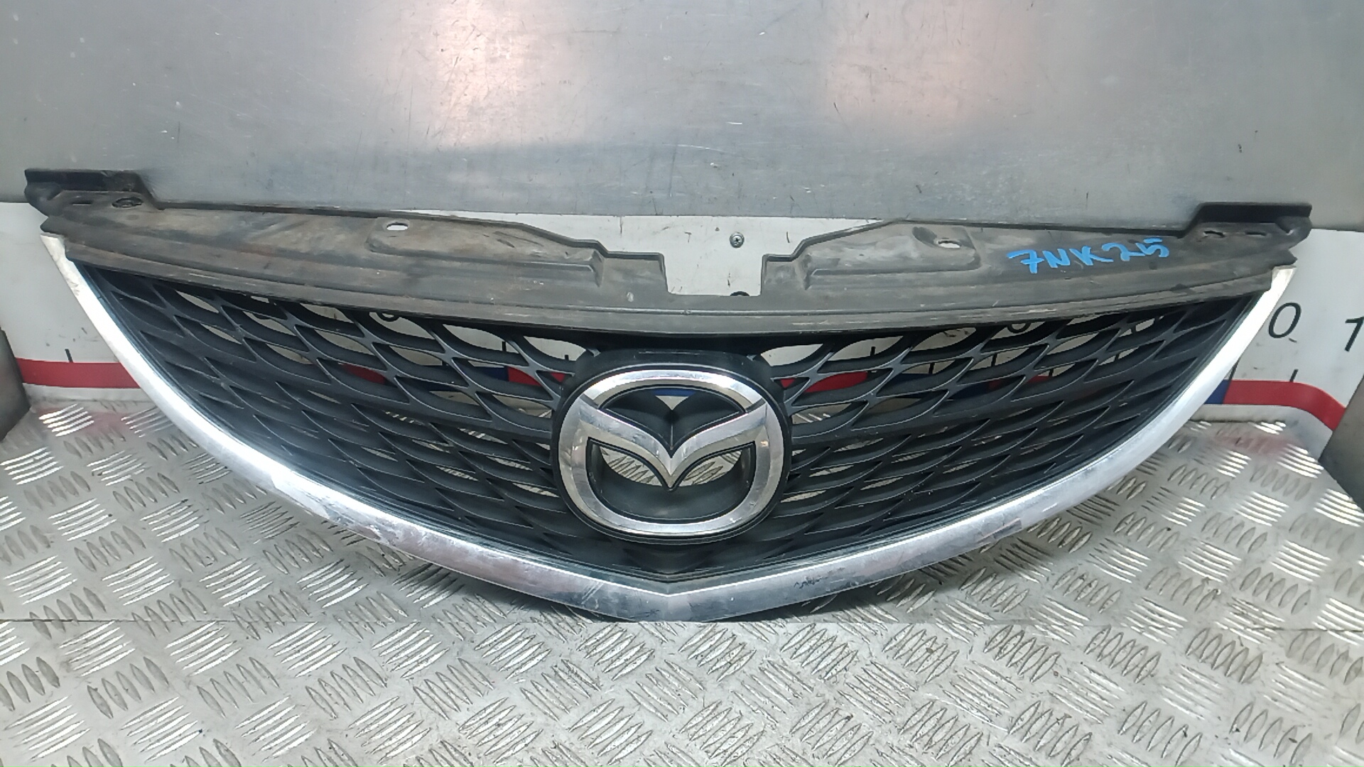 Решетка радиатора Mazda 6 GH купить в России