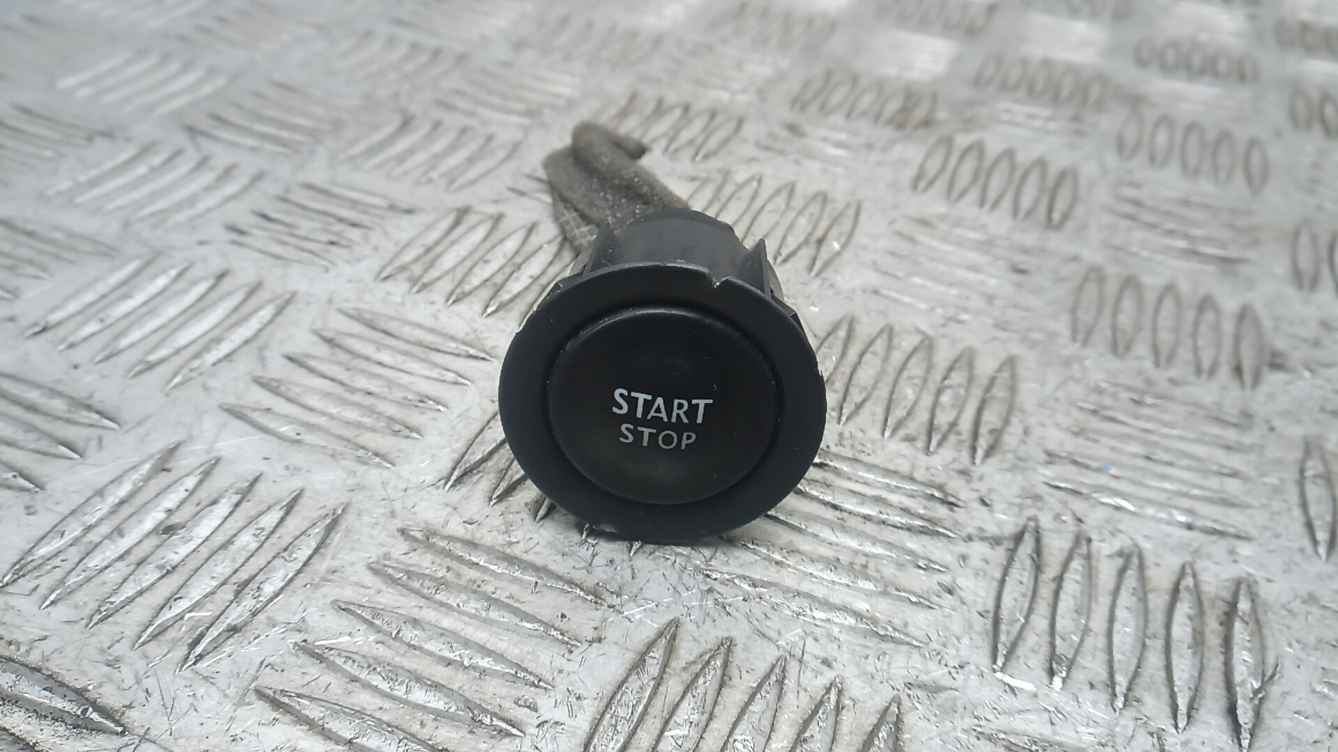 Кнопка Start/Stop - Renault Scenic (2009-2012)