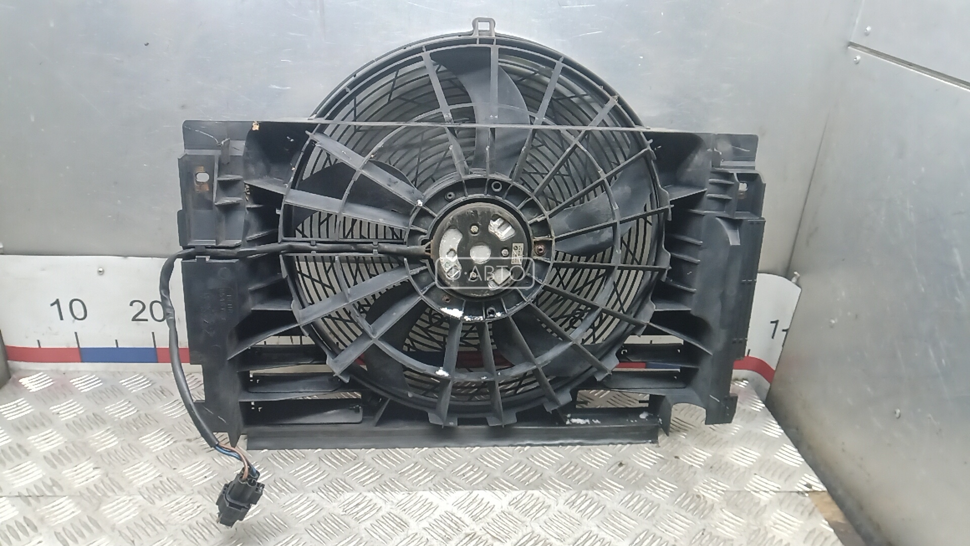 Вентилятор радиатора основного - BMW X5 E53 (1999-2006)