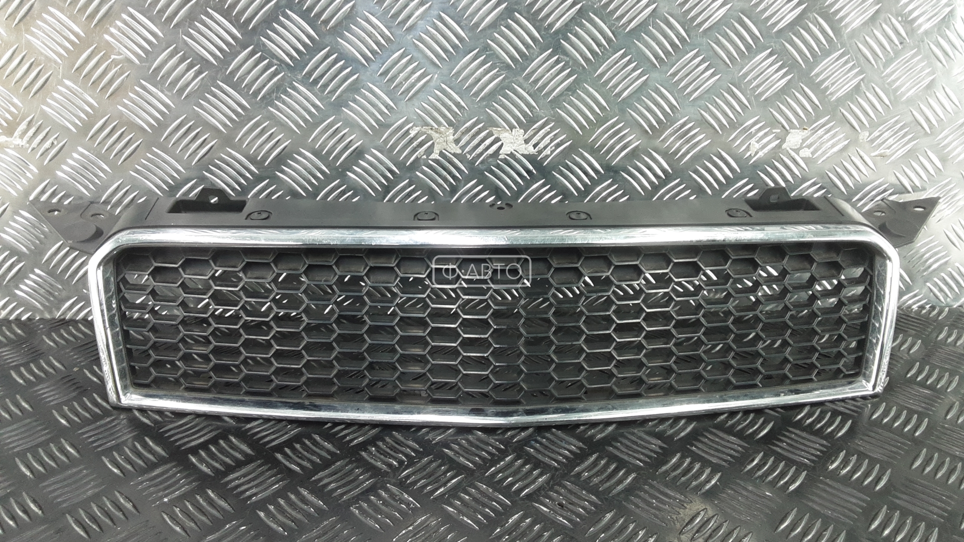 Решетка радиатора (капота) - Chevrolet Aveo (2003-2011)