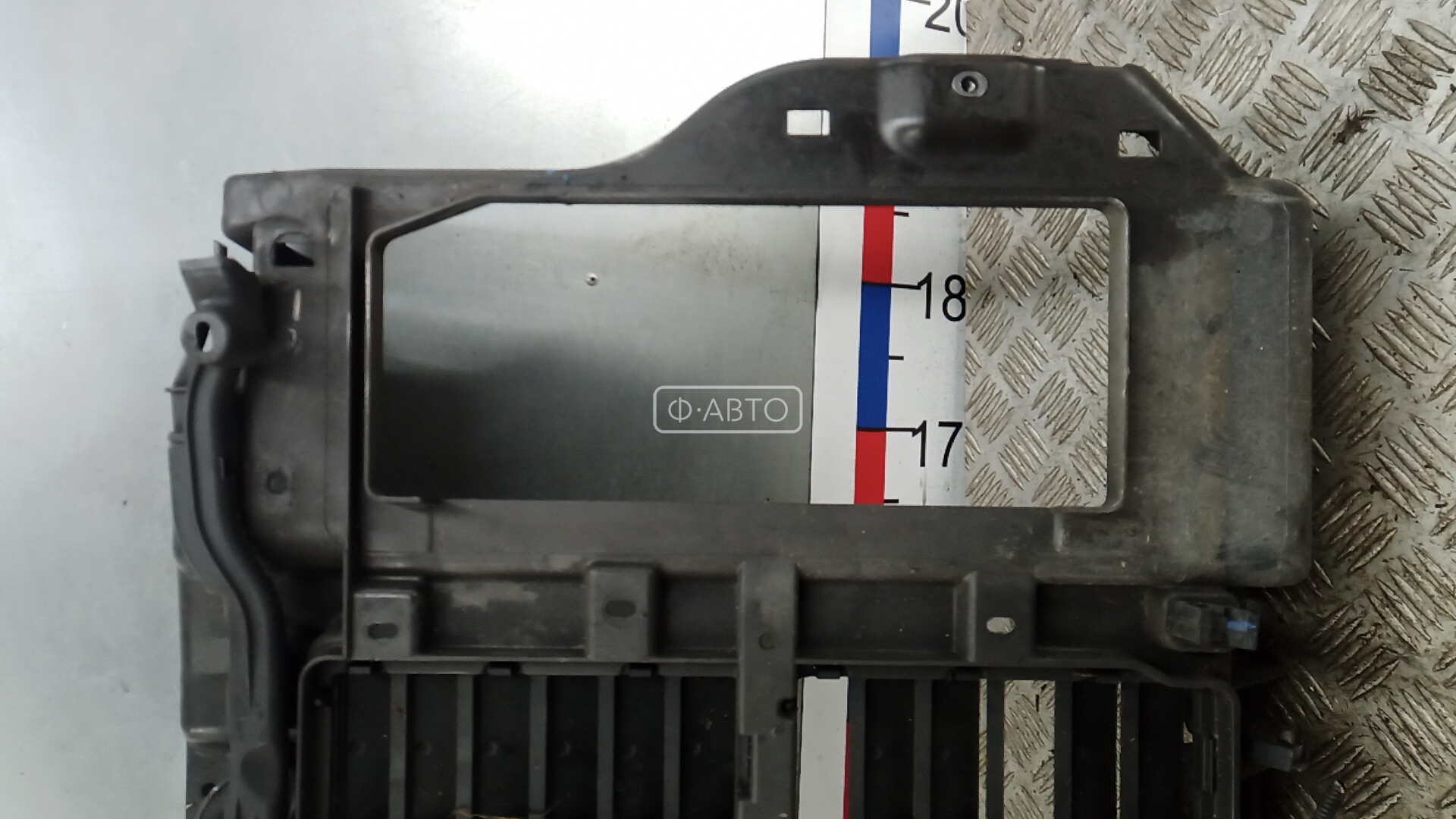 Панель передняя (телевизор) Citroen C5 1 купить в России