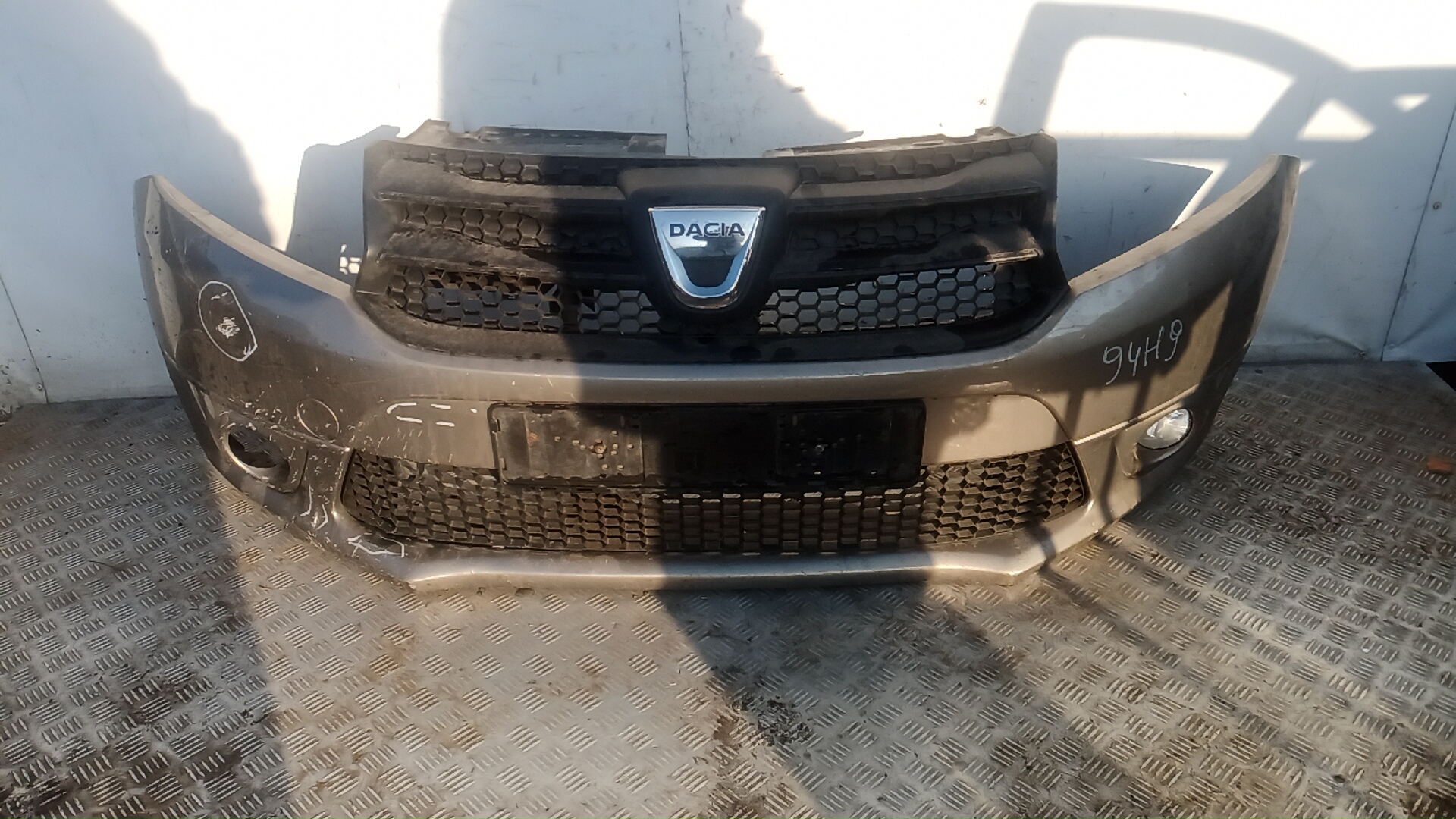 Решетка радиатора к Dacia Sandero, 2013, купить | DT-94H09QF01. Фото #1