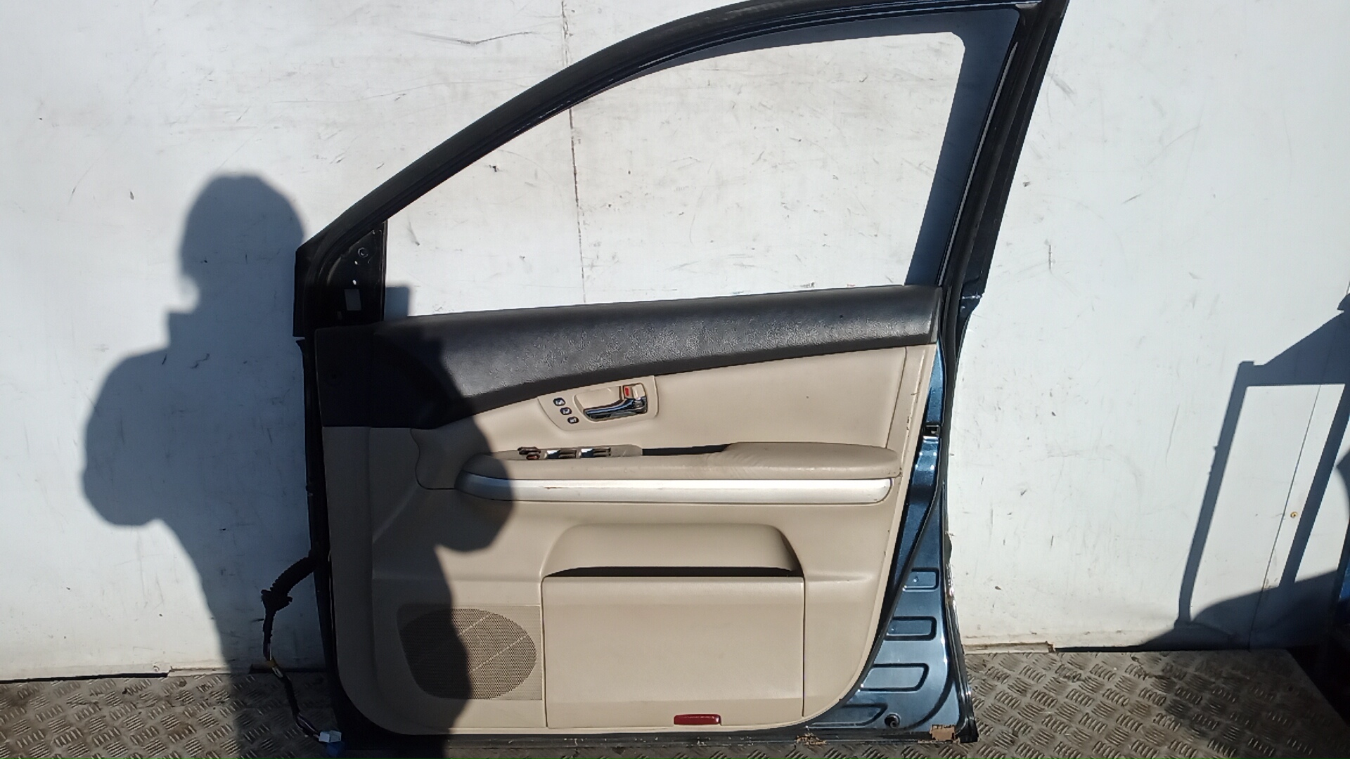 Дверь передняя правая Lexus RX 1 (XU10) купить в России