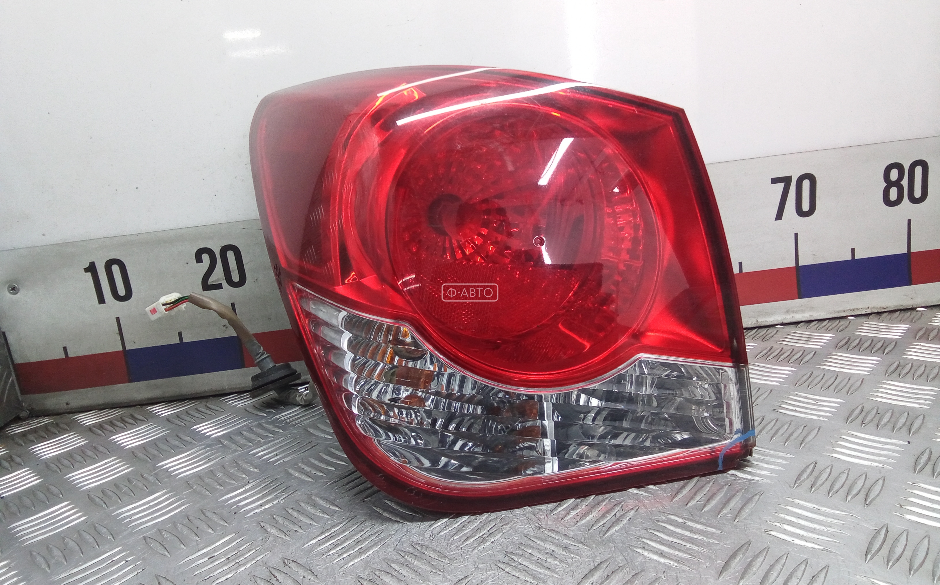 Фонарь - Chevrolet Cruze J300 (2009-2015)