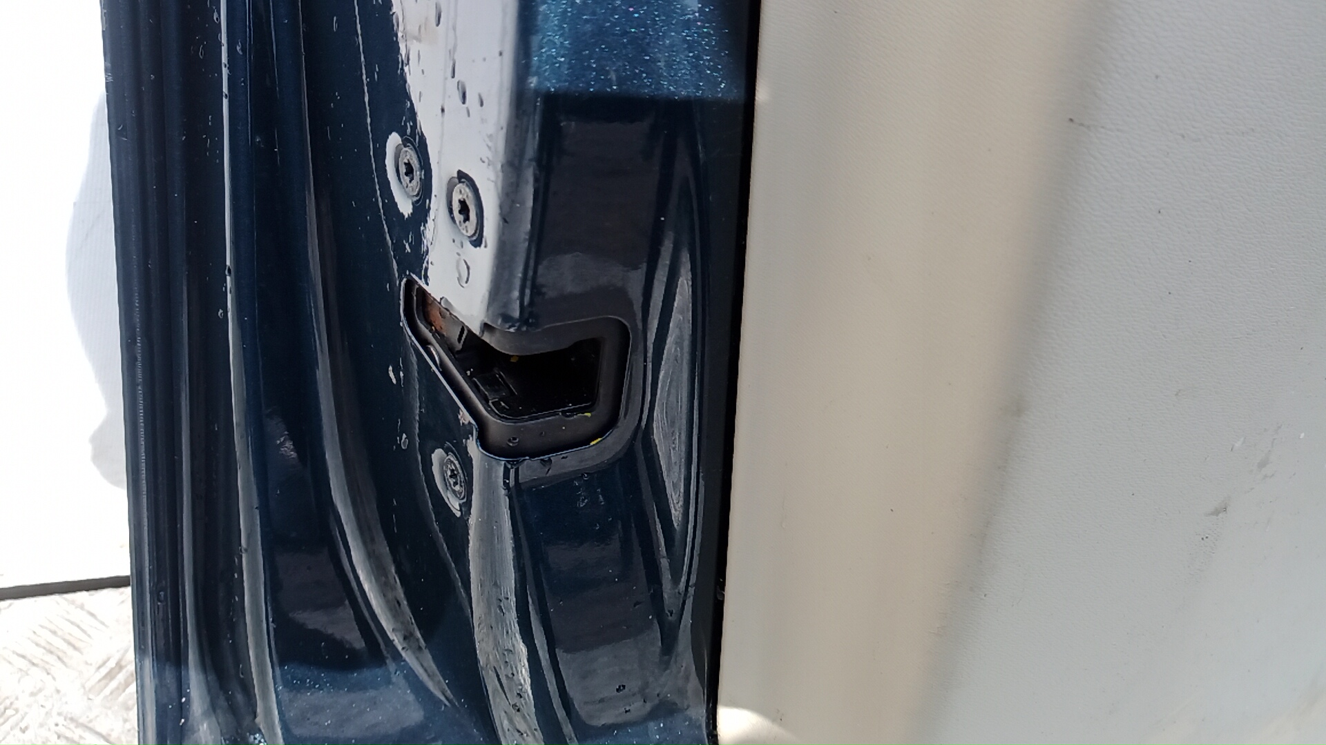 Дверь передняя левая Volvo XC60 1 купить в России