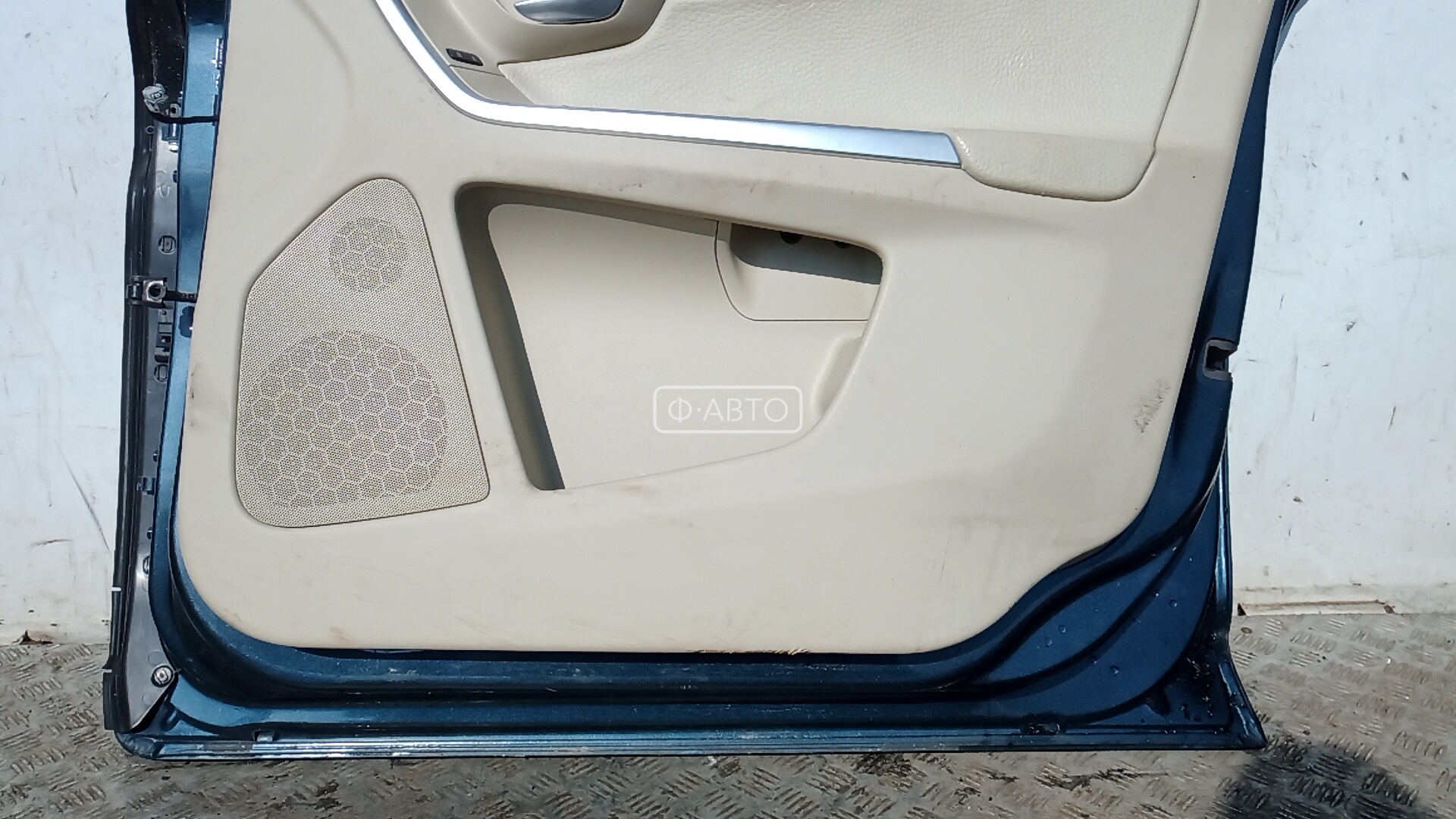 Дверь передняя правая Volvo XC60 1 купить в Беларуси