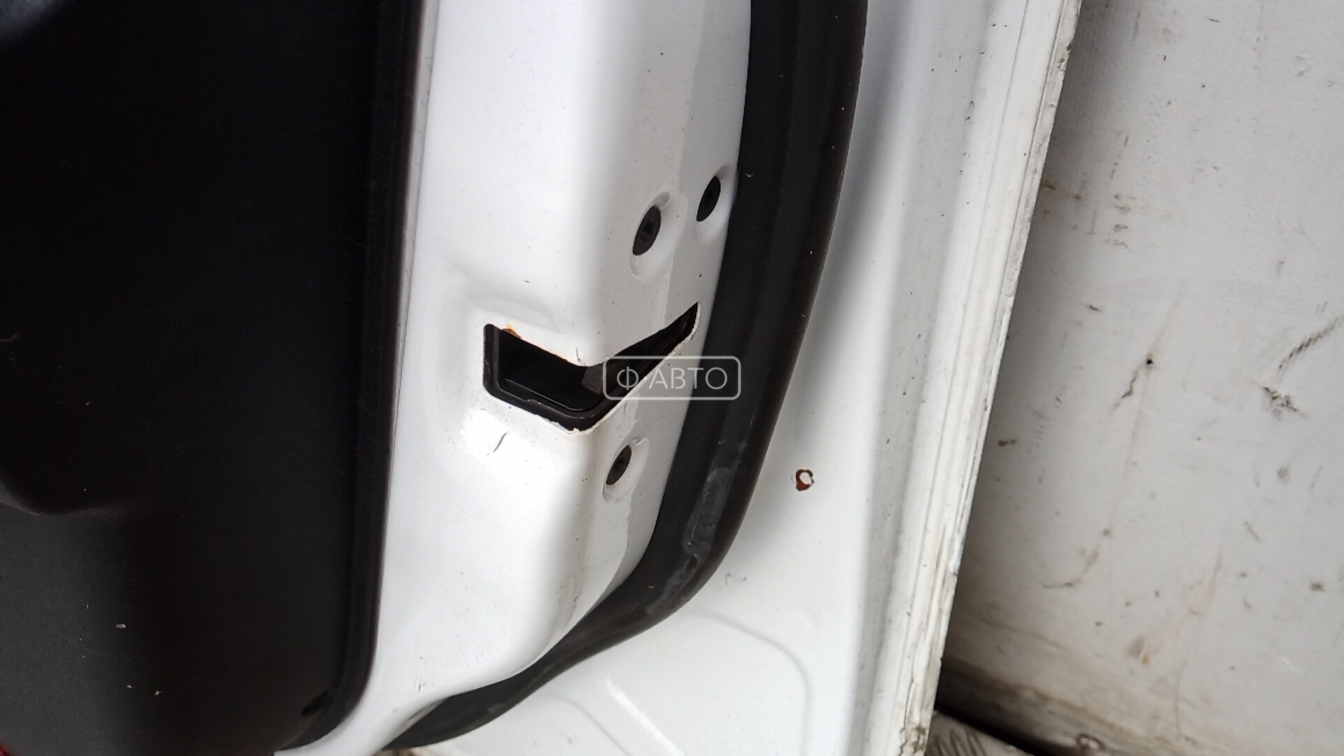 Дверь передняя правая Ford Mondeo 2 купить в Беларуси