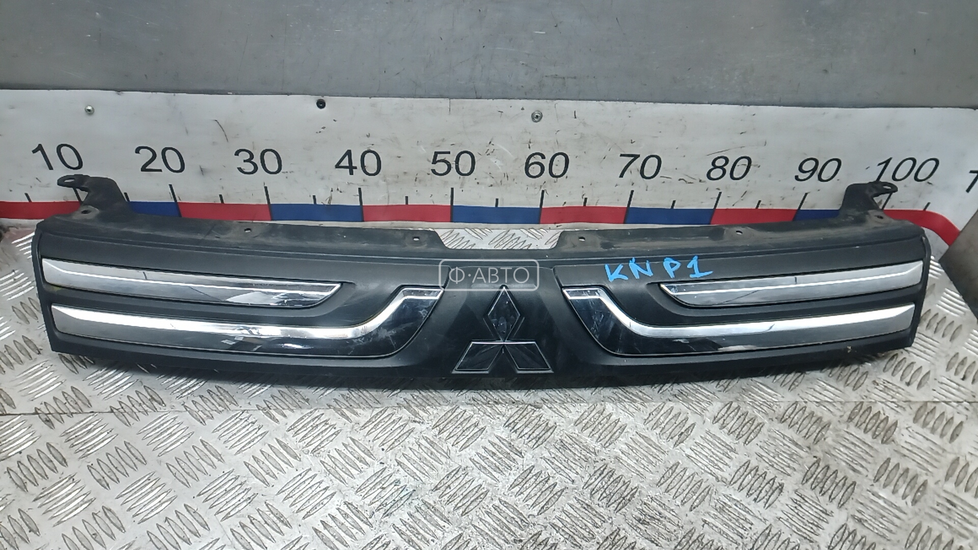 Решетка радиатора (капота) - Mitsubishi Outlander (2012-2015)
