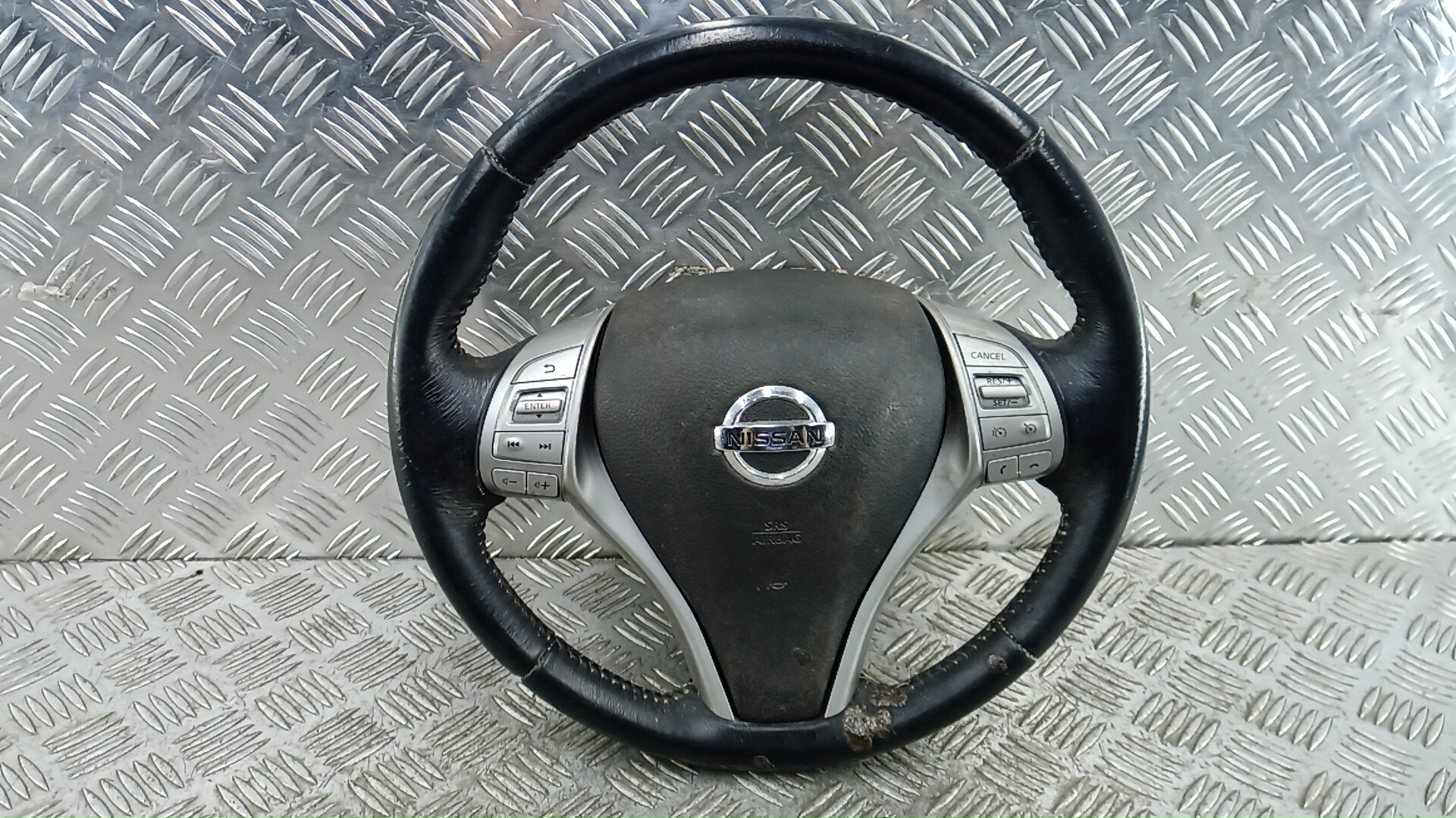 Руль Nissan X-Trail T30 купить в России