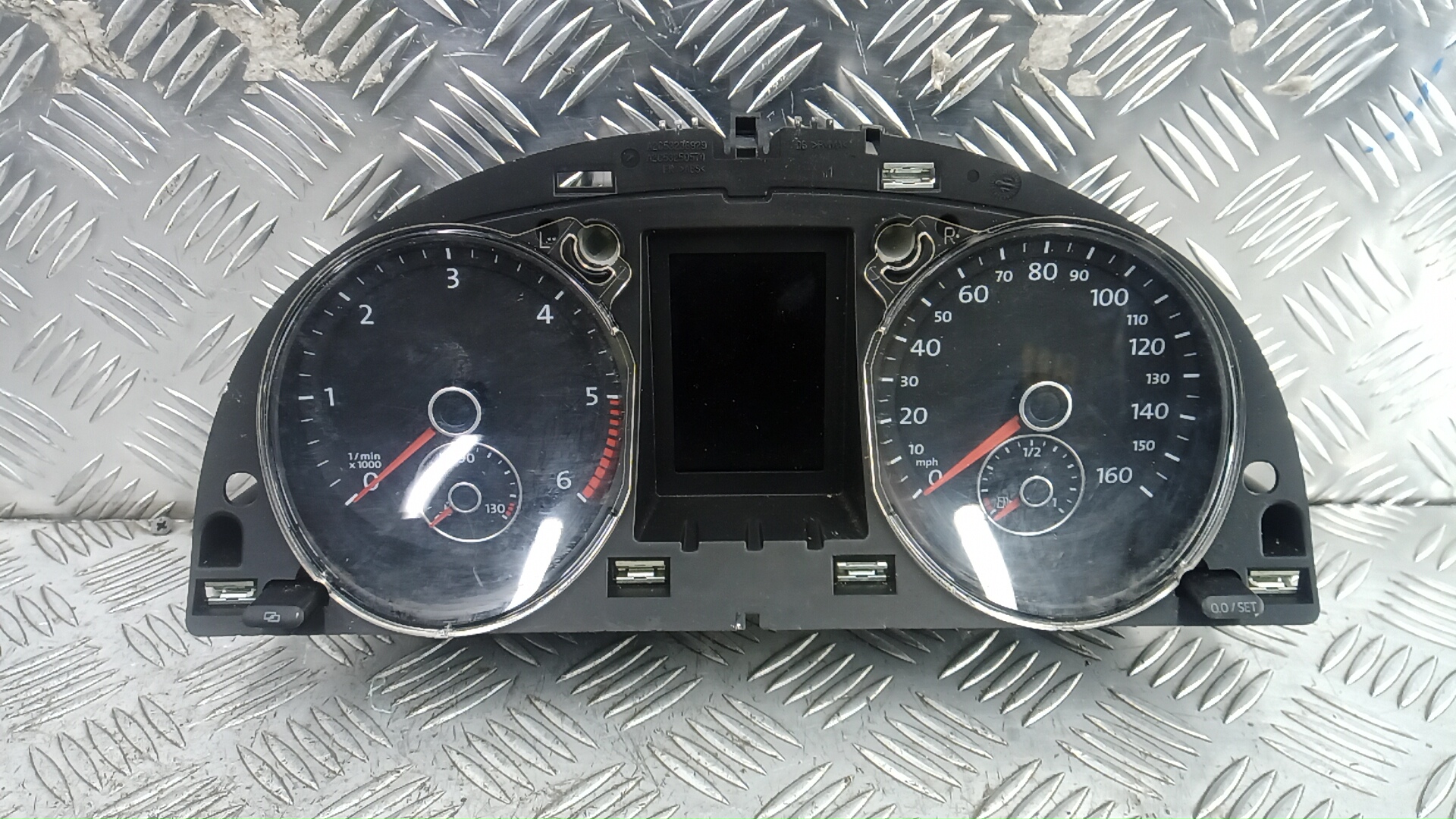 Щиток приборов (приборная панель) - Volkswagen Passat 7 (2010-2015)
