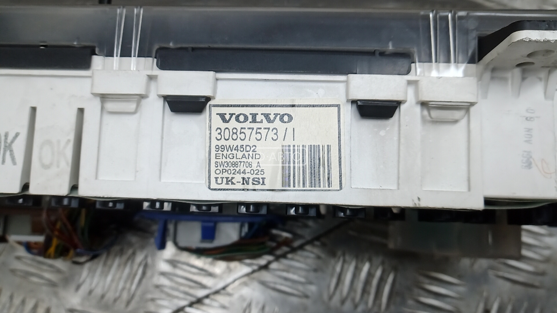 Панель приборная (щиток приборов) Volvo V40 2 купить в Беларуси