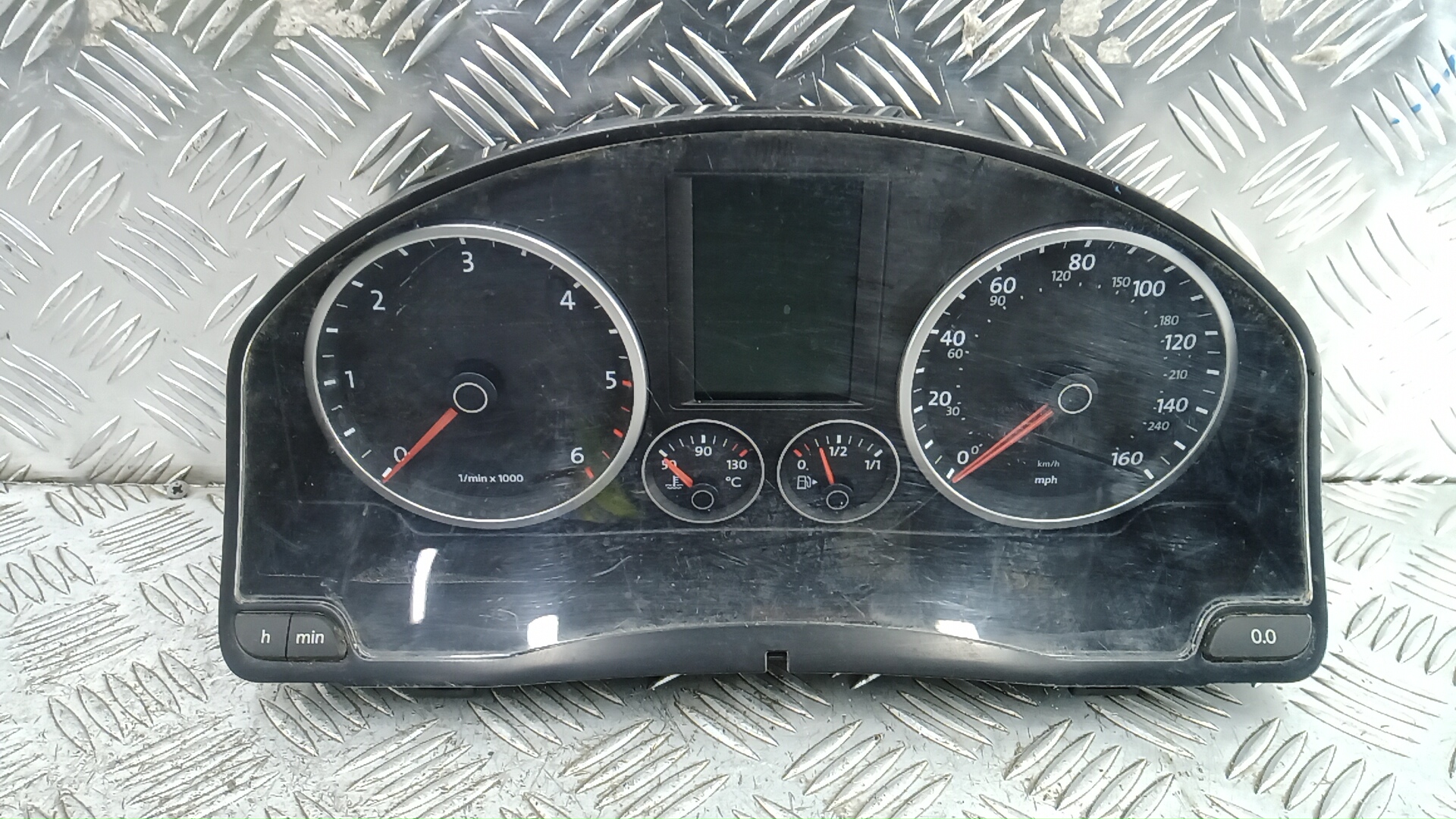 Щиток приборов (приборная панель) - Volkswagen Tiguan (2007-2011)