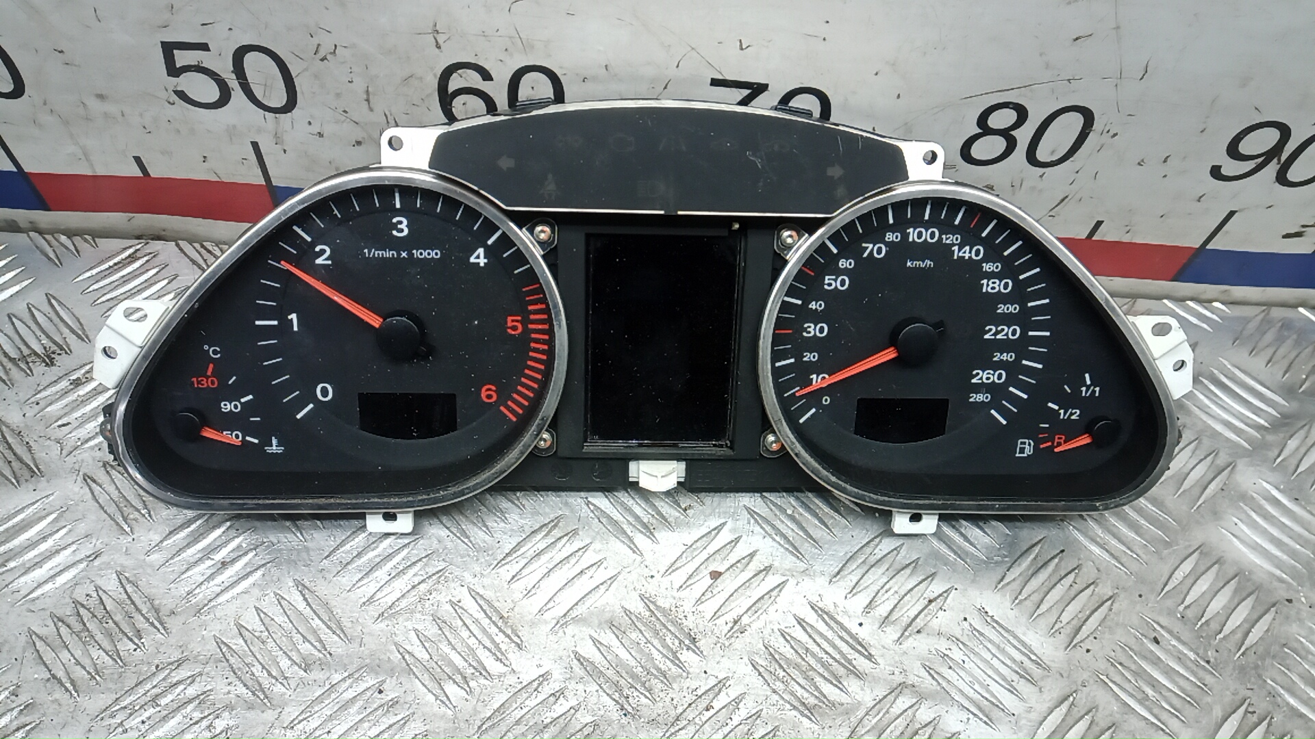 Щиток приборов (приборная панель) - Audi A6 C6 (2004-2011)