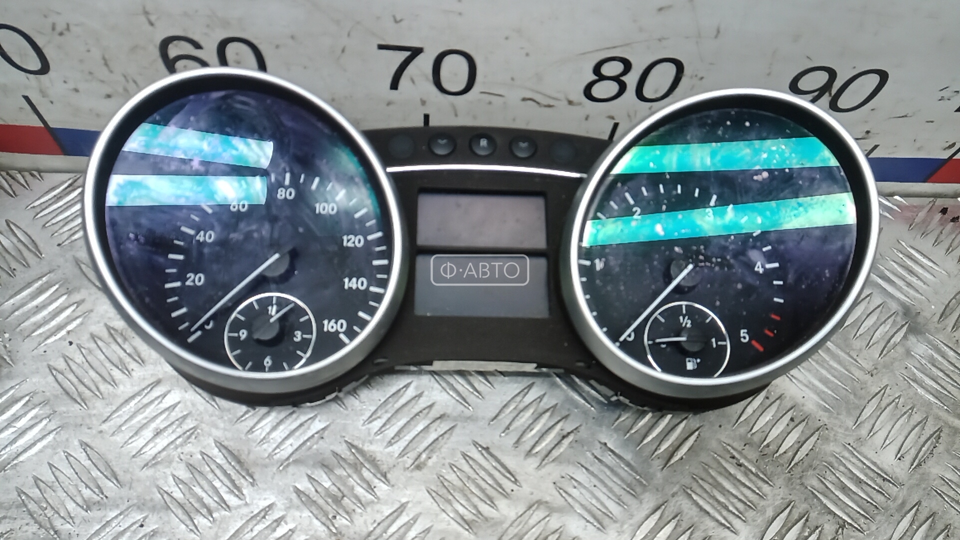 Щиток приборов (приборная панель) - Mercedes GL X164 (2006-2012)