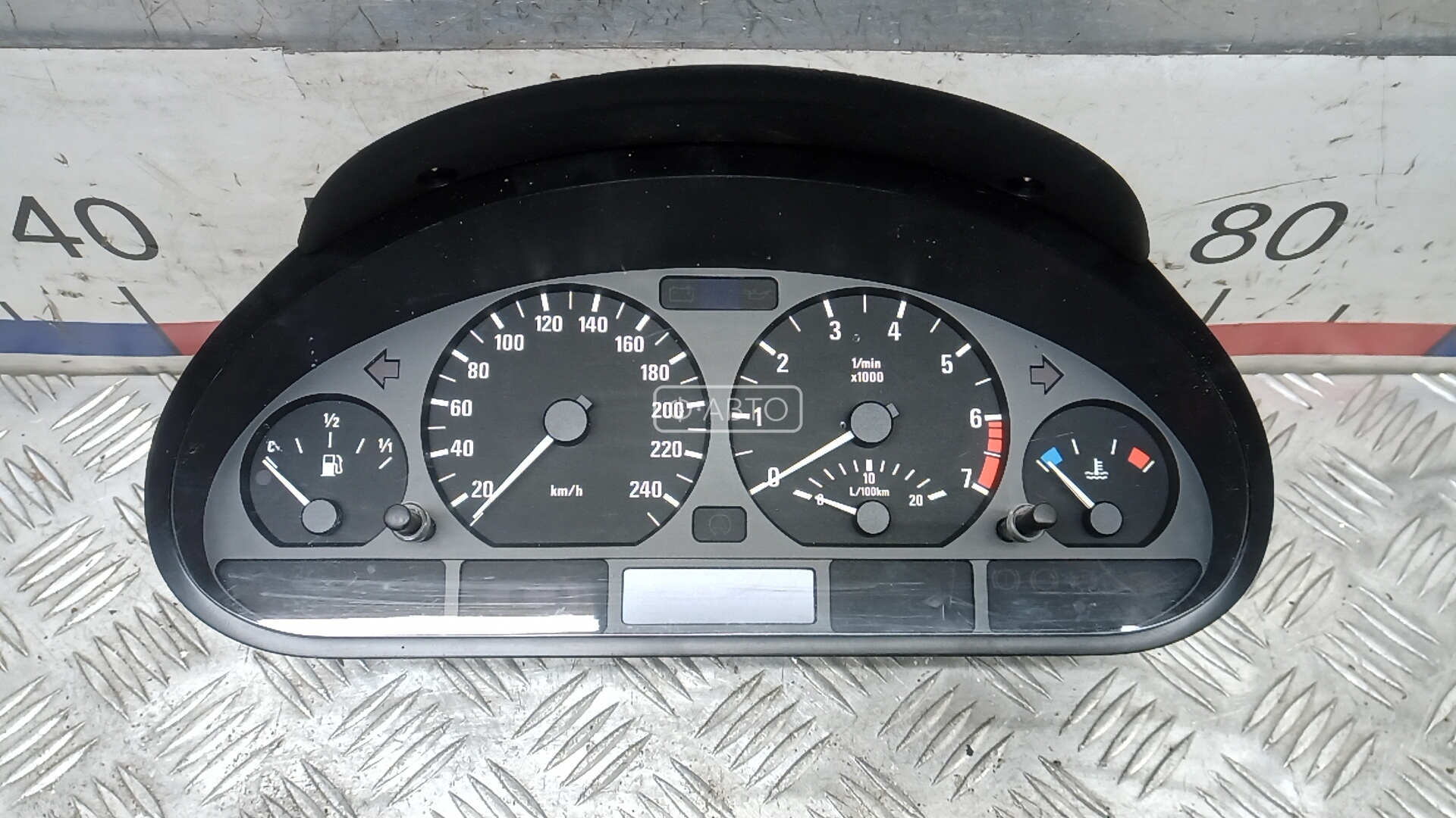 Щиток приборов (приборная панель) - BMW 3 E46 (1998-2006)