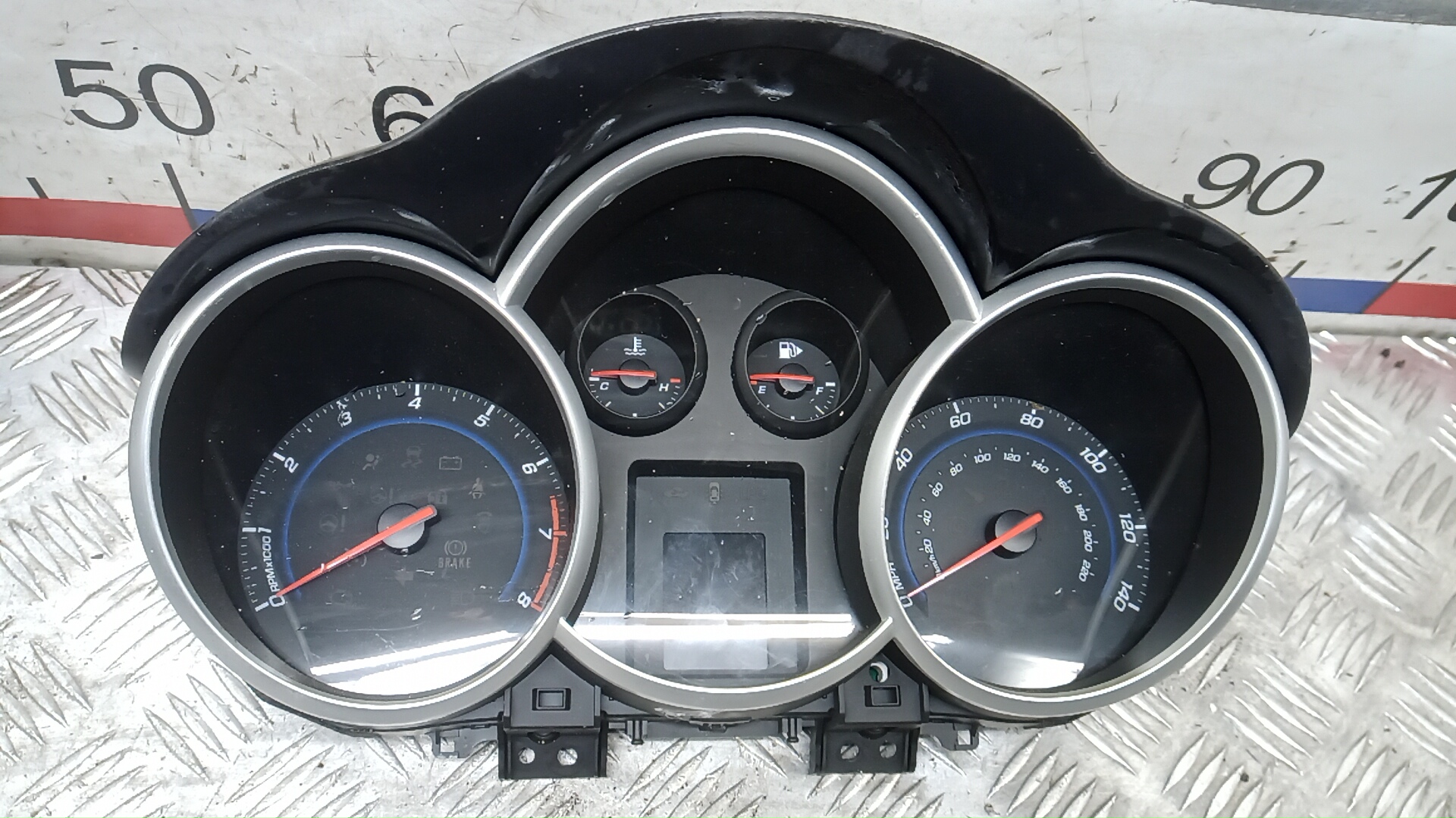Щиток приборов (приборная панель) - Chevrolet Cruze J300 (2009-2015)