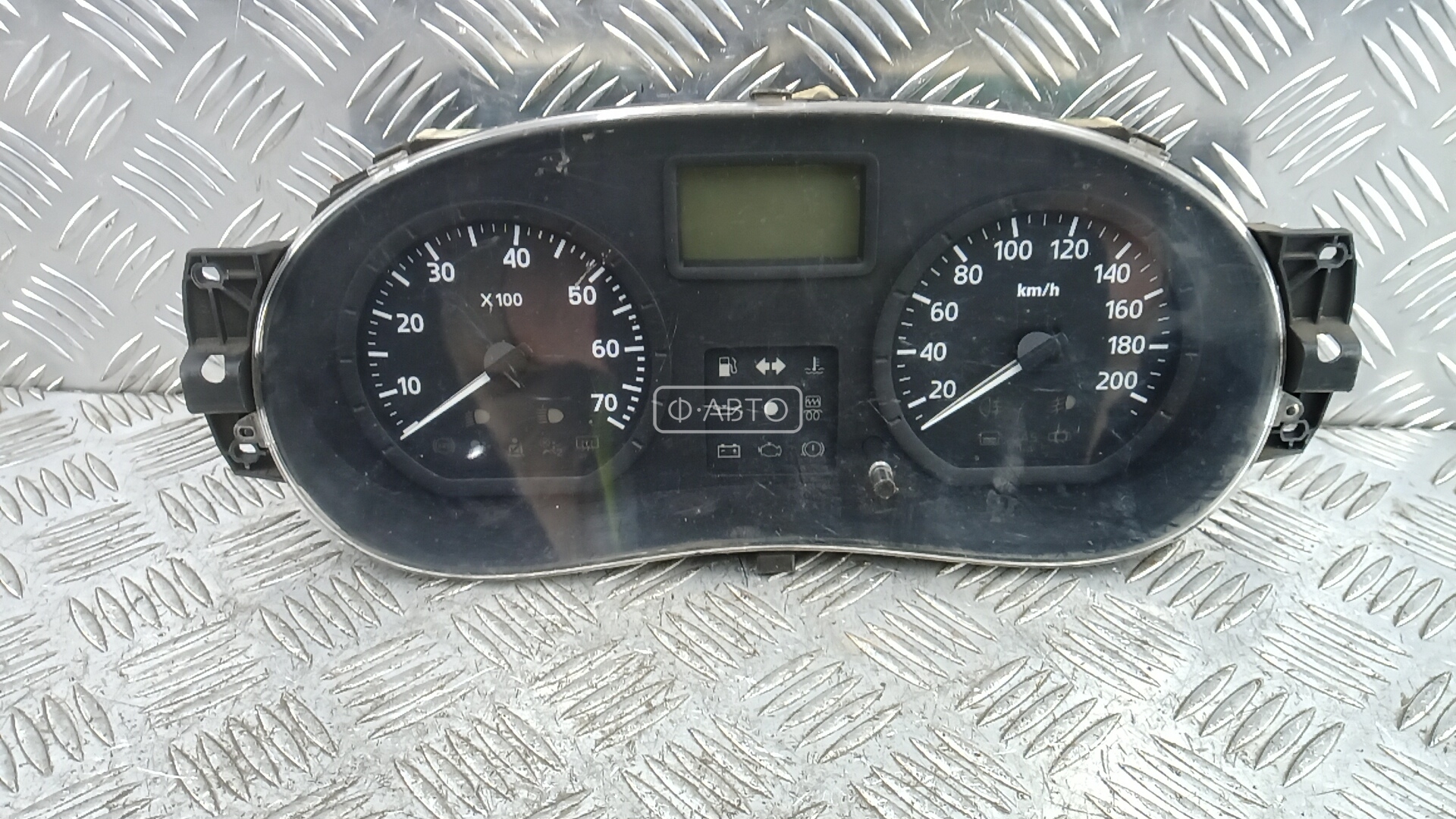 Щиток приборов (приборная панель) - Dacia Logan (2004-2012)