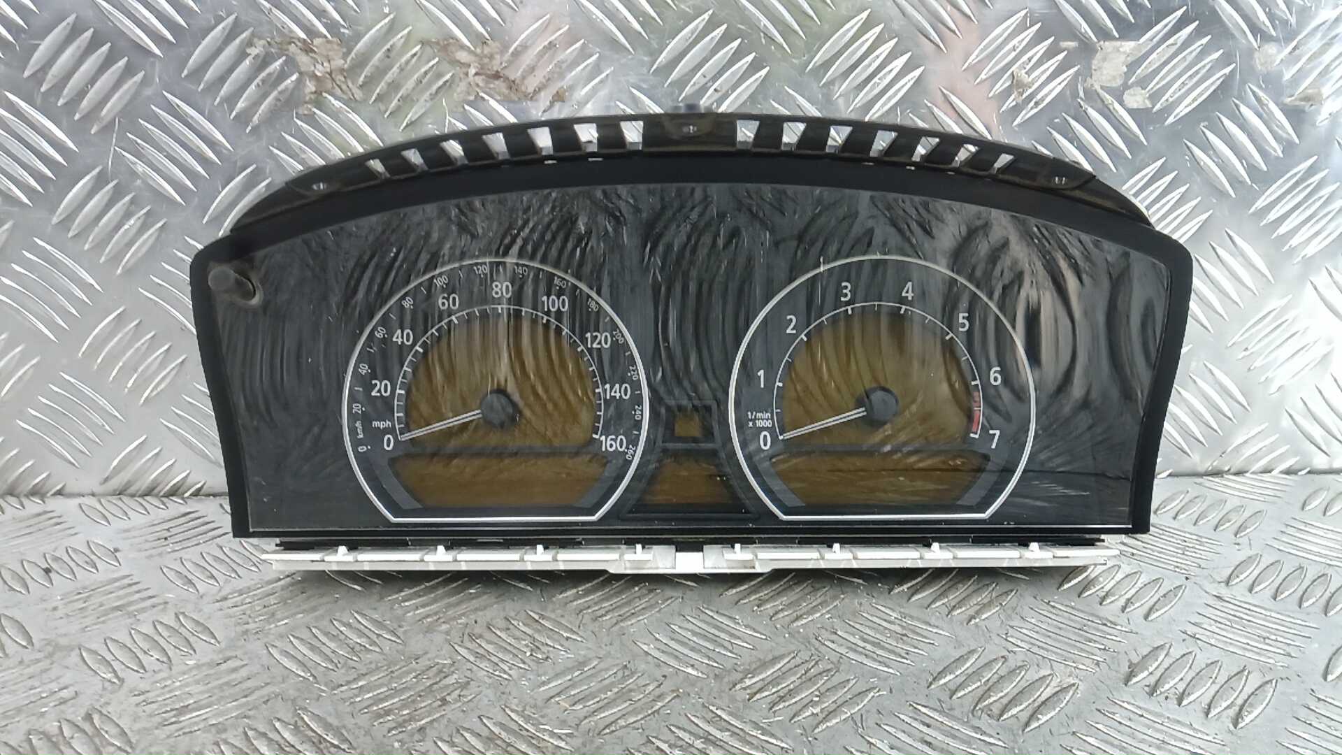 Щиток приборов (приборная панель) - BMW 7 E65/E66 (2001-2008)