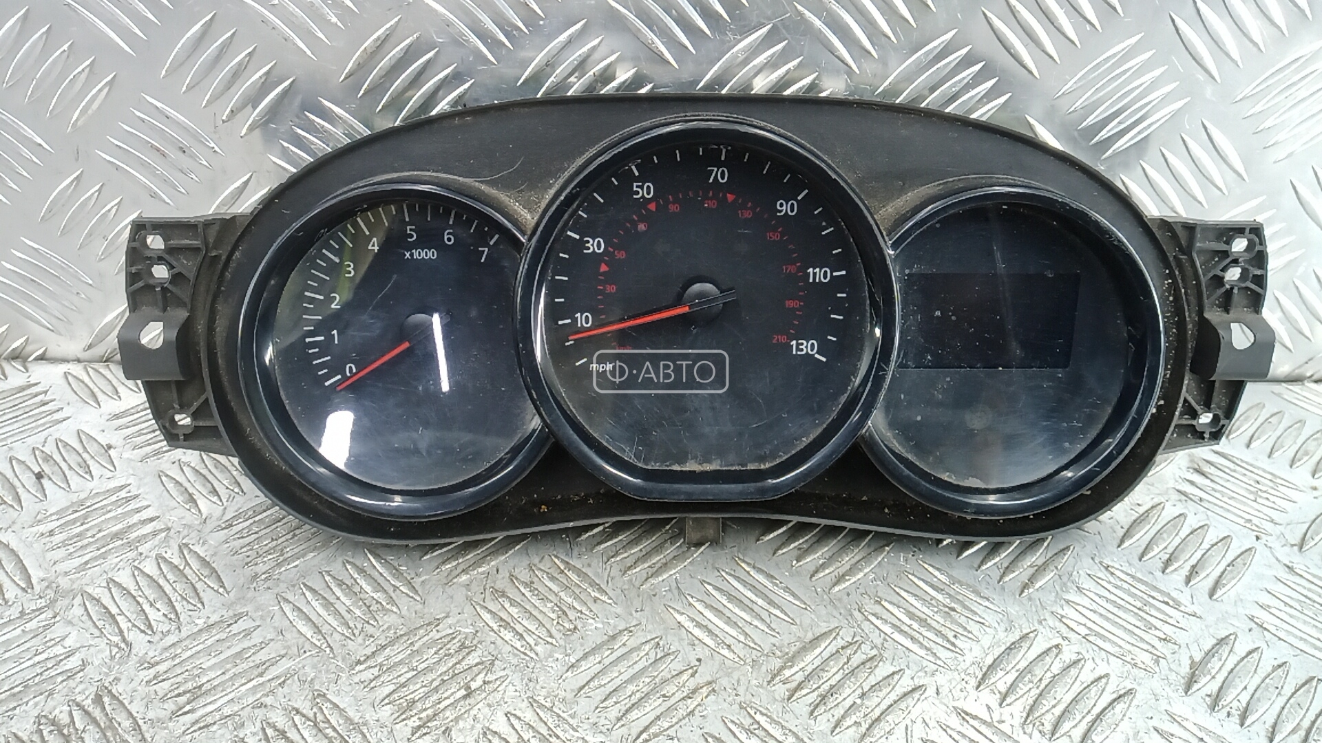 Щиток приборов (приборная панель) - Dacia Sandero (2012-2020)