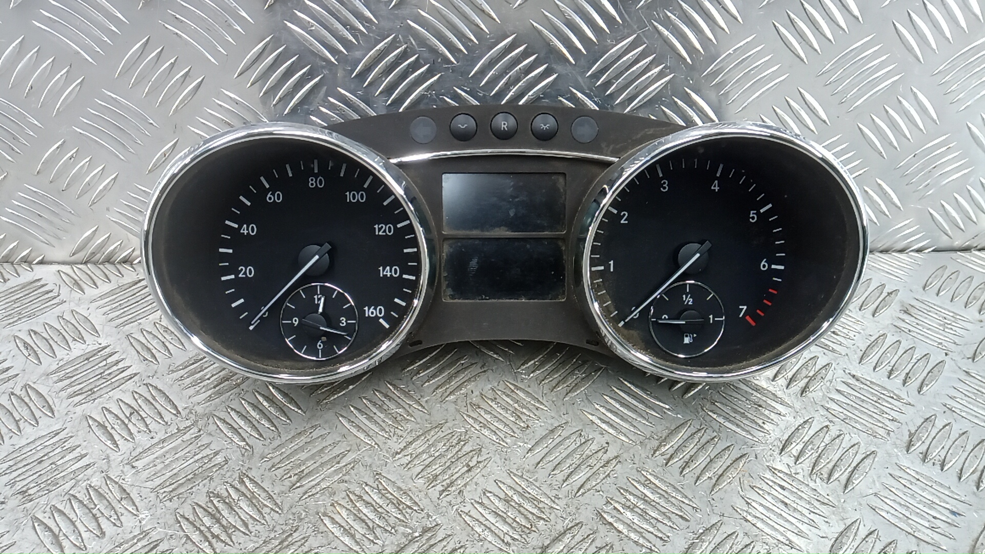 Щиток приборов (приборная панель) - Mercedes R W251 (2005-2010)