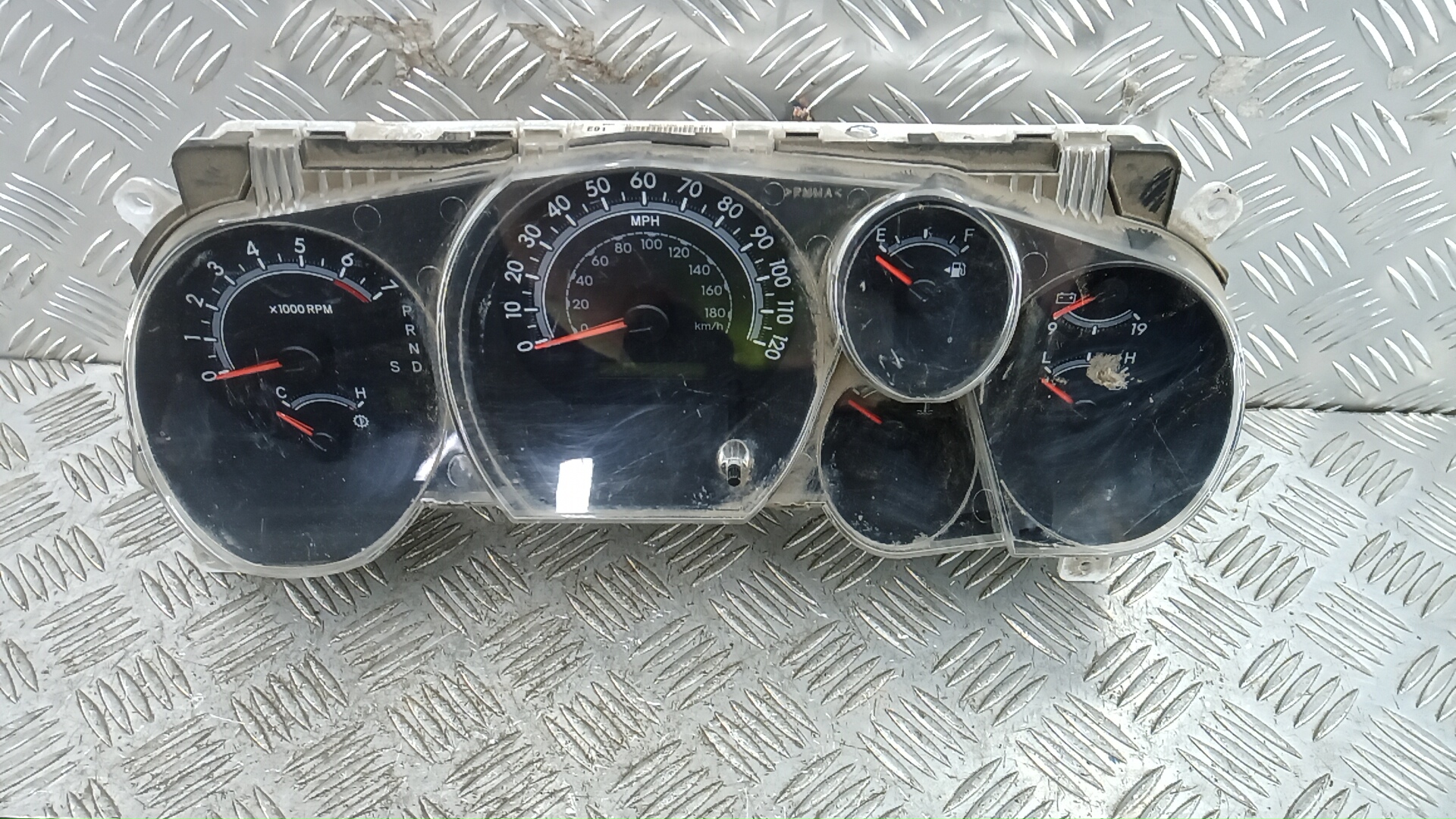 Щиток приборов (приборная панель) - Toyota Tundra (2007-2013)