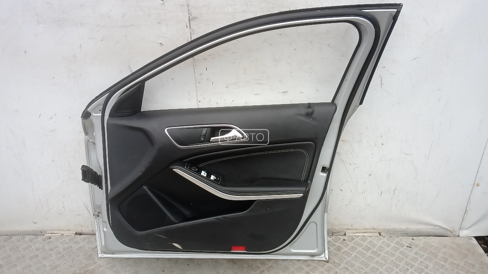 Дверь передняя правая Mercedes A-Class (W176) купить в Беларуси