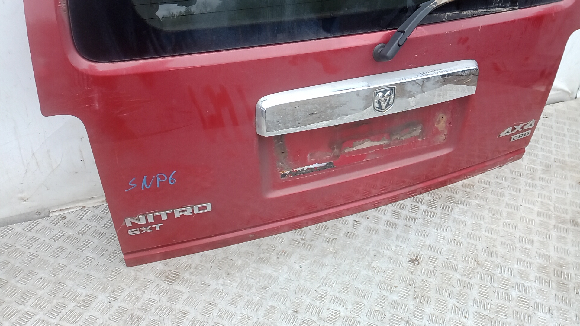 Крышка (дверь) багажника Dodge Nitro купить в России
