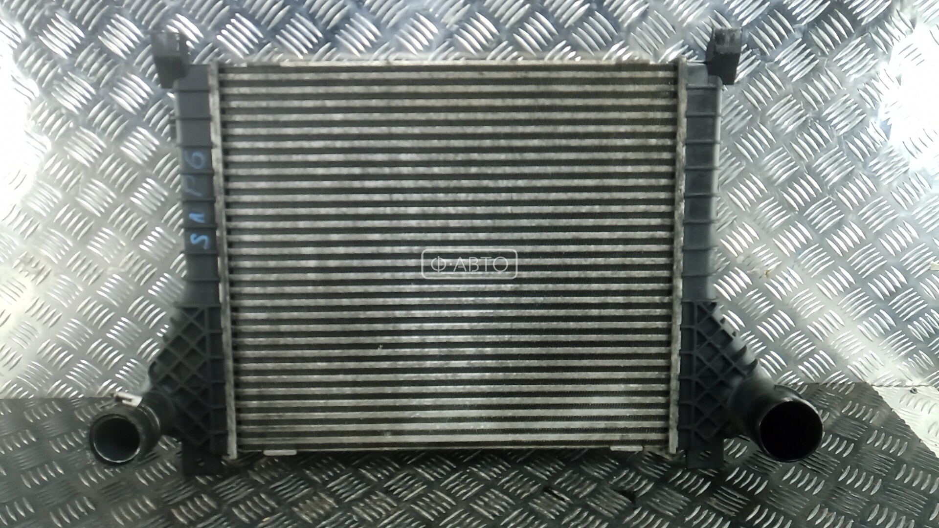 Радиатор интеркулера - Dodge Nitro