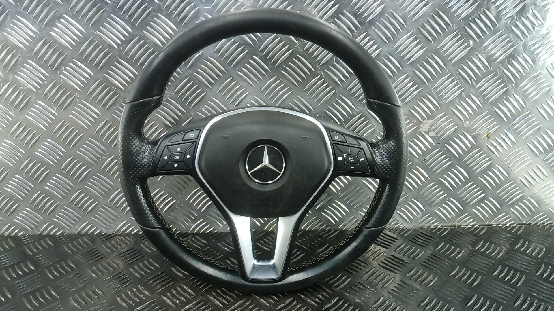 Руль - Mercedes A W176 (2012-2018)