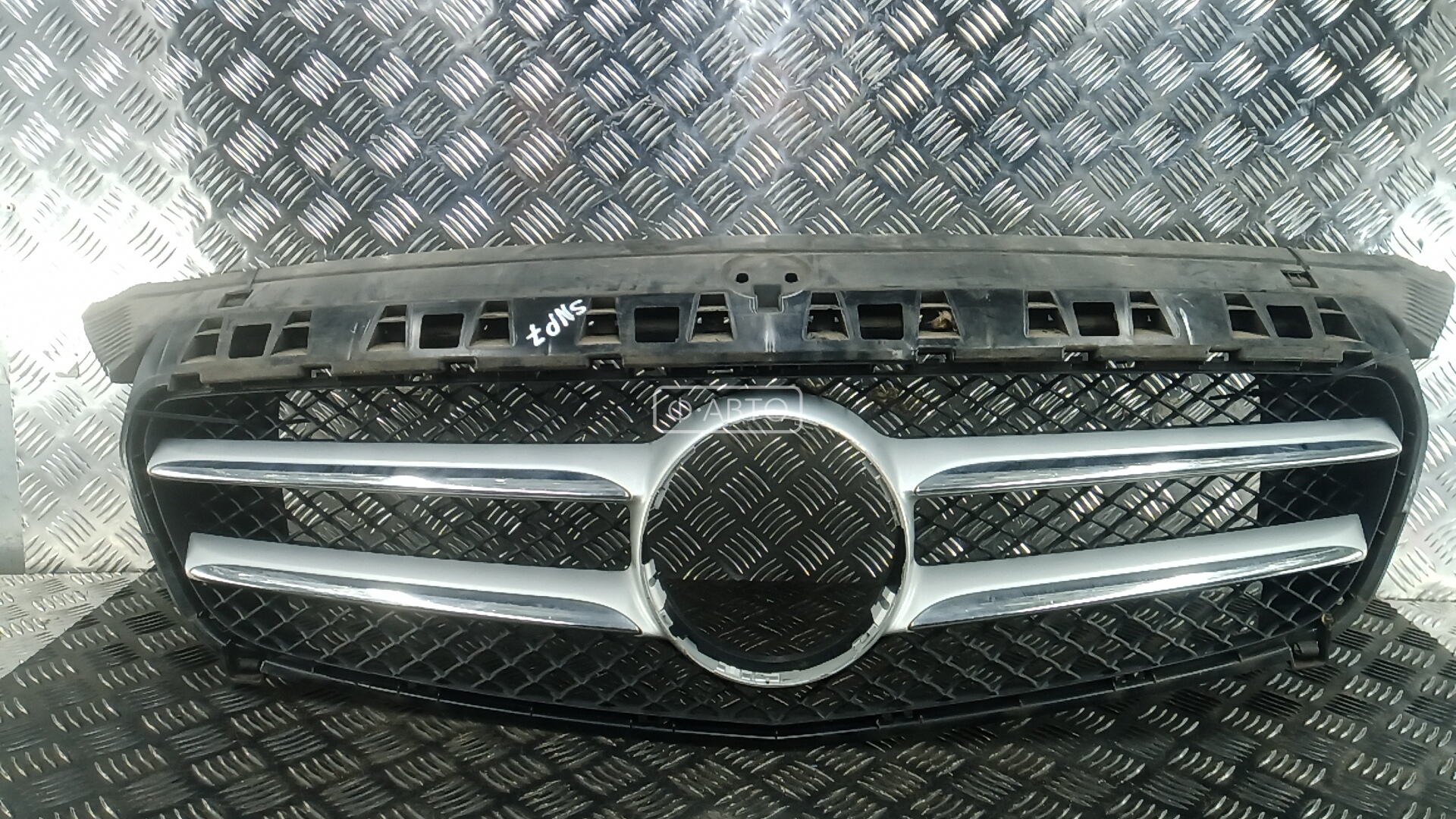 Решетка радиатора (капота) - Mercedes A W176 (2012-2018)