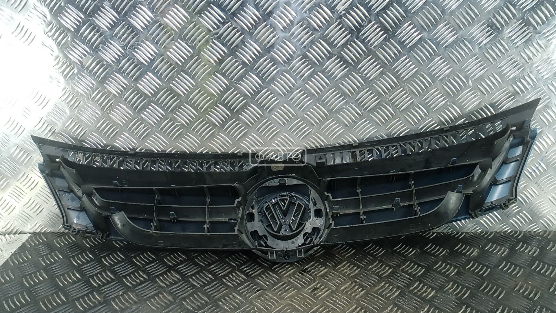 Решетка радиатора Volkswagen Golf Plus купить в России