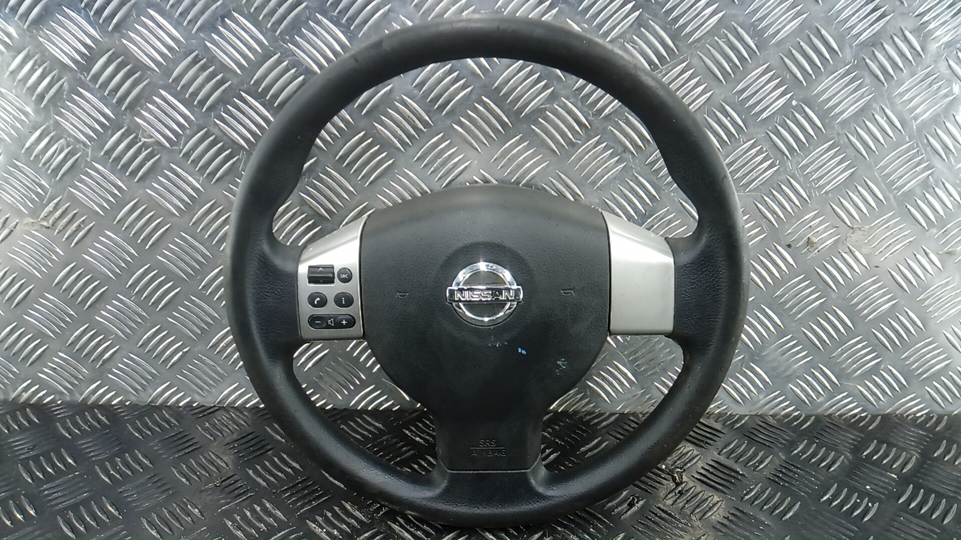 Руль - Nissan Note E11 (2006-2013)