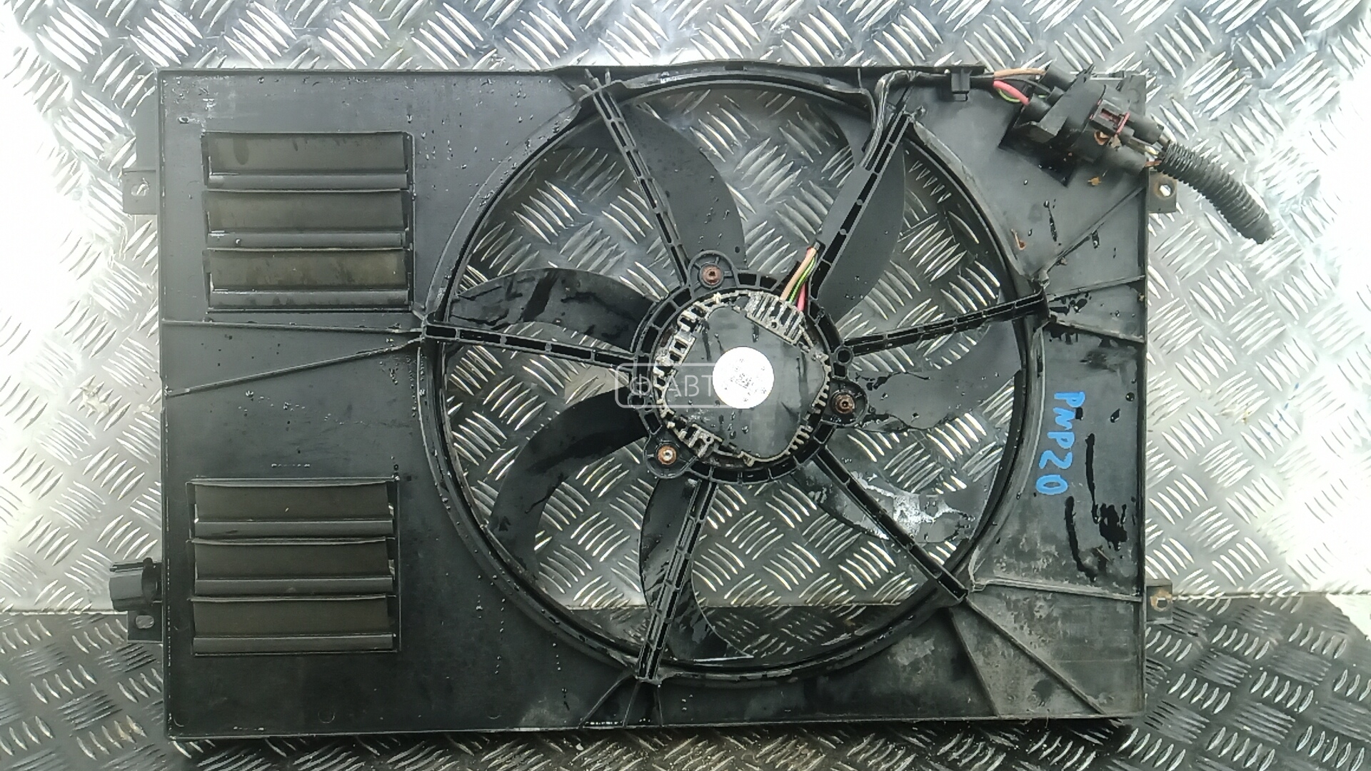 Вентилятор радиатора основного Skoda Yeti купить в России
