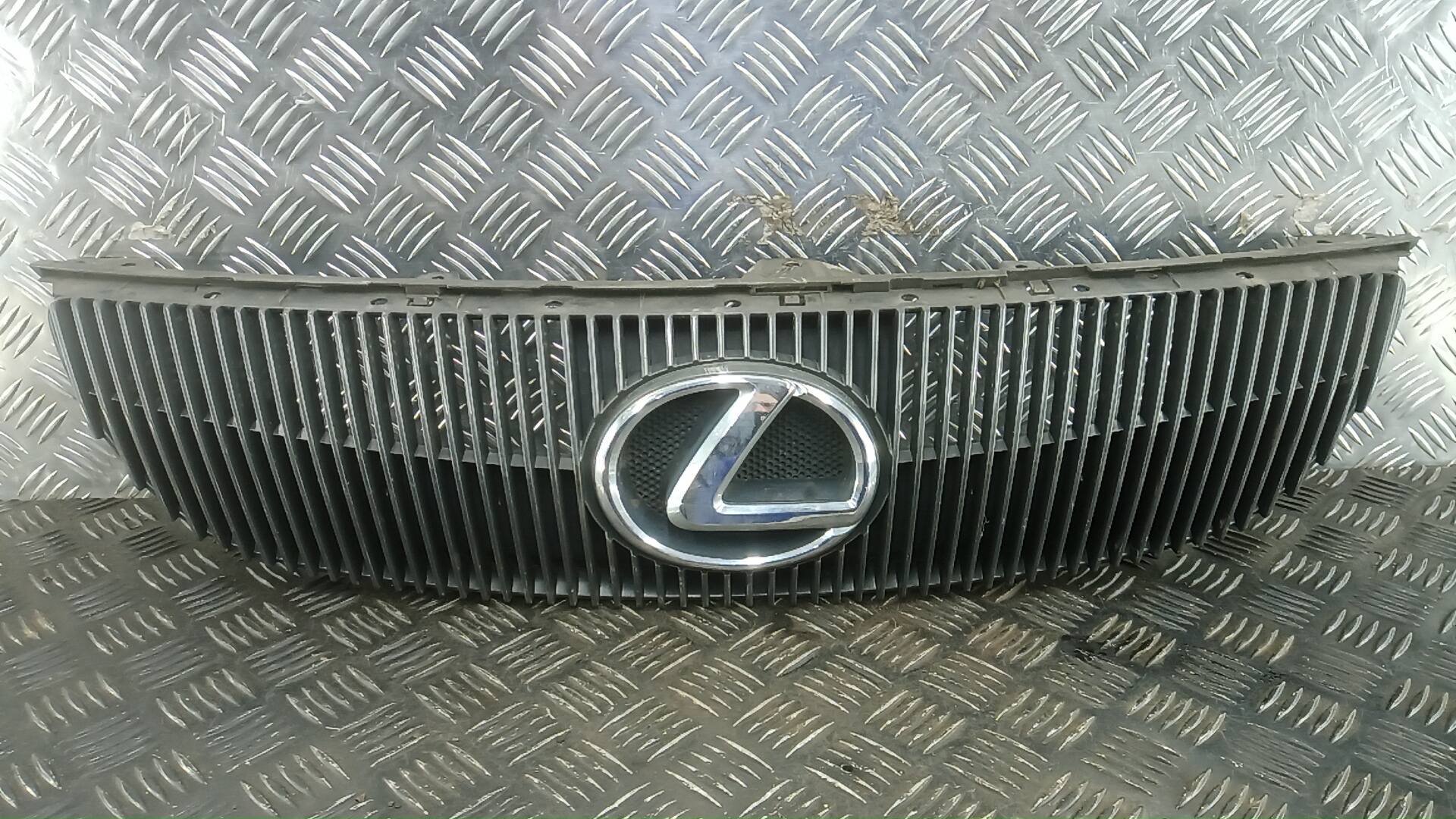 Решетка радиатора (капота) - Lexus GS (2005-2012)