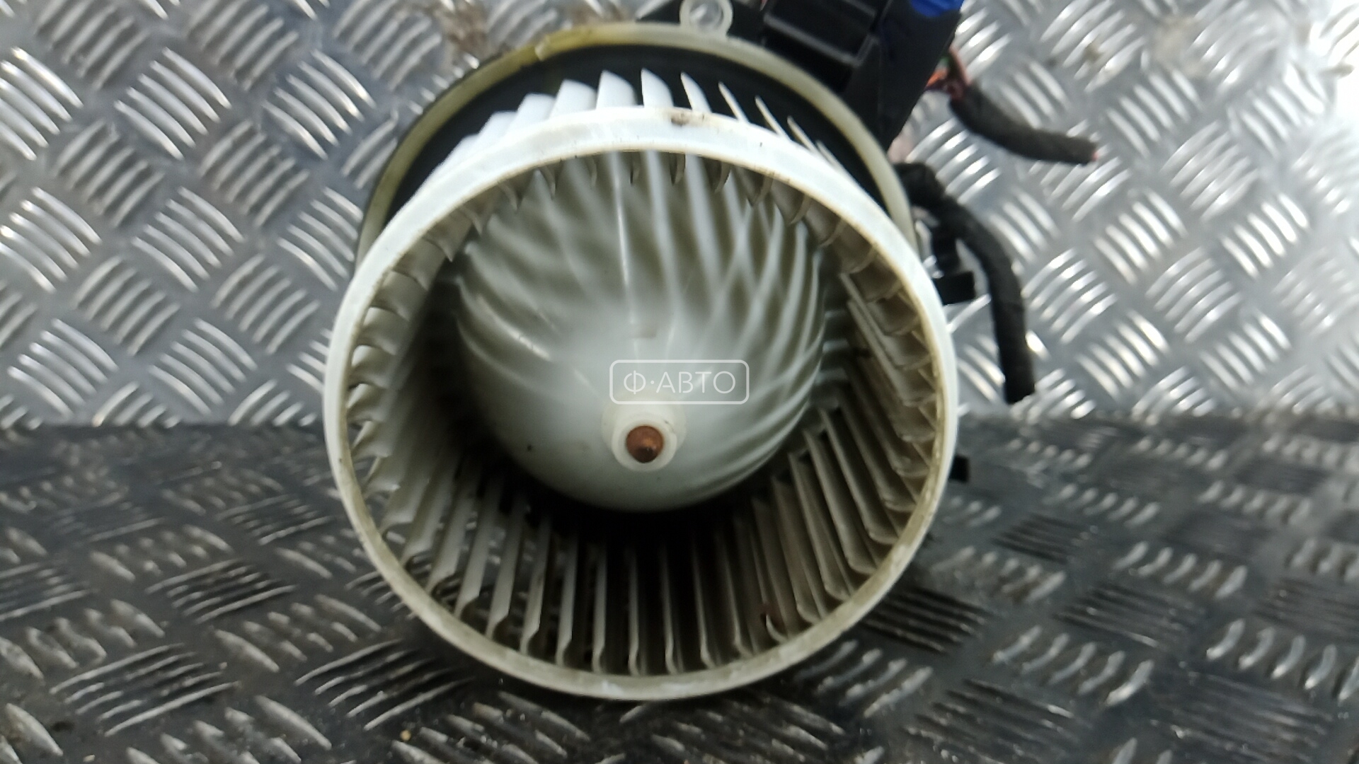 Моторчик печки (вентилятор отопителя) Iveco Daily 3 купить в России