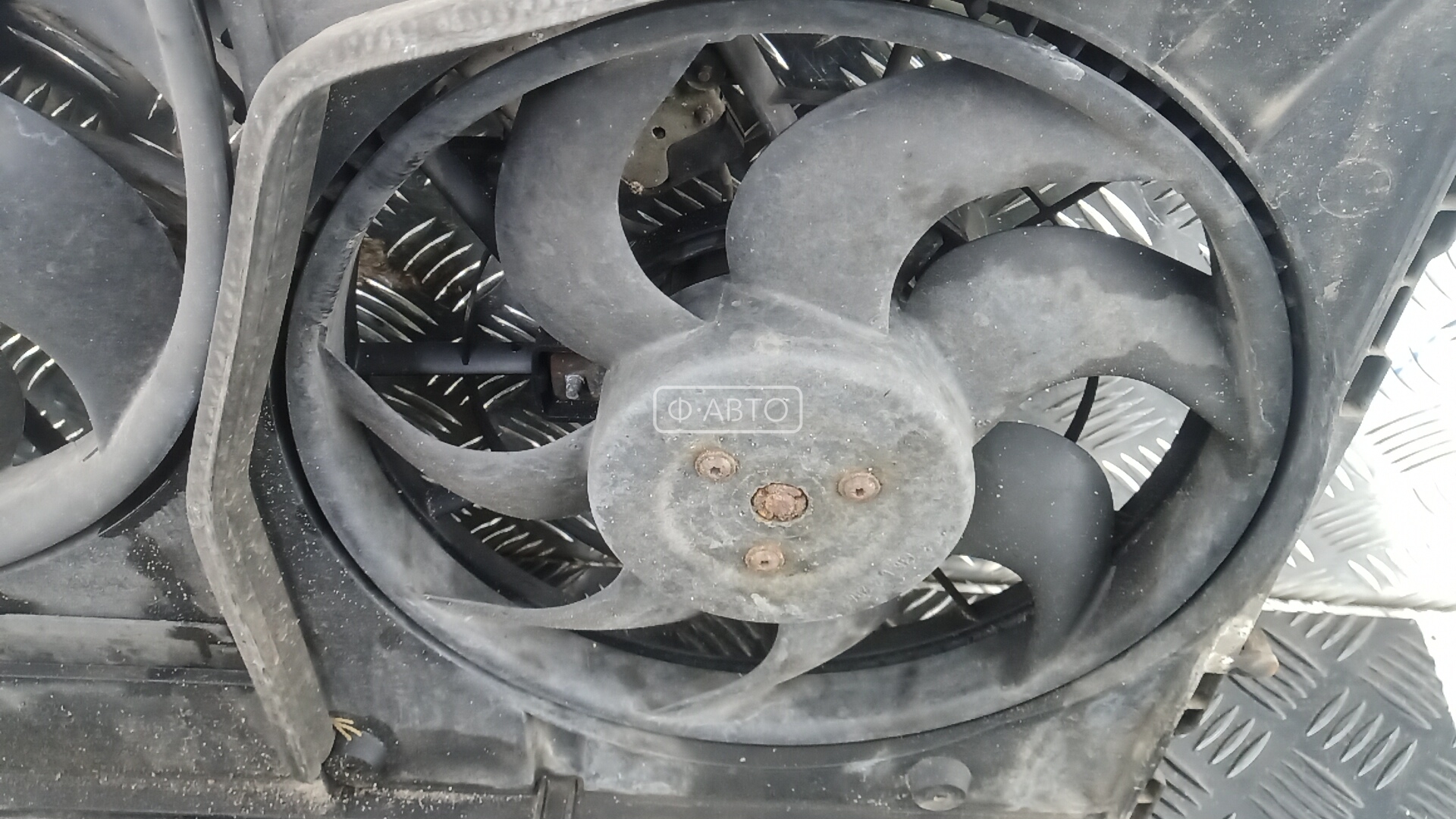 Вентилятор радиатора основного Audi Q7 4L купить в Беларуси