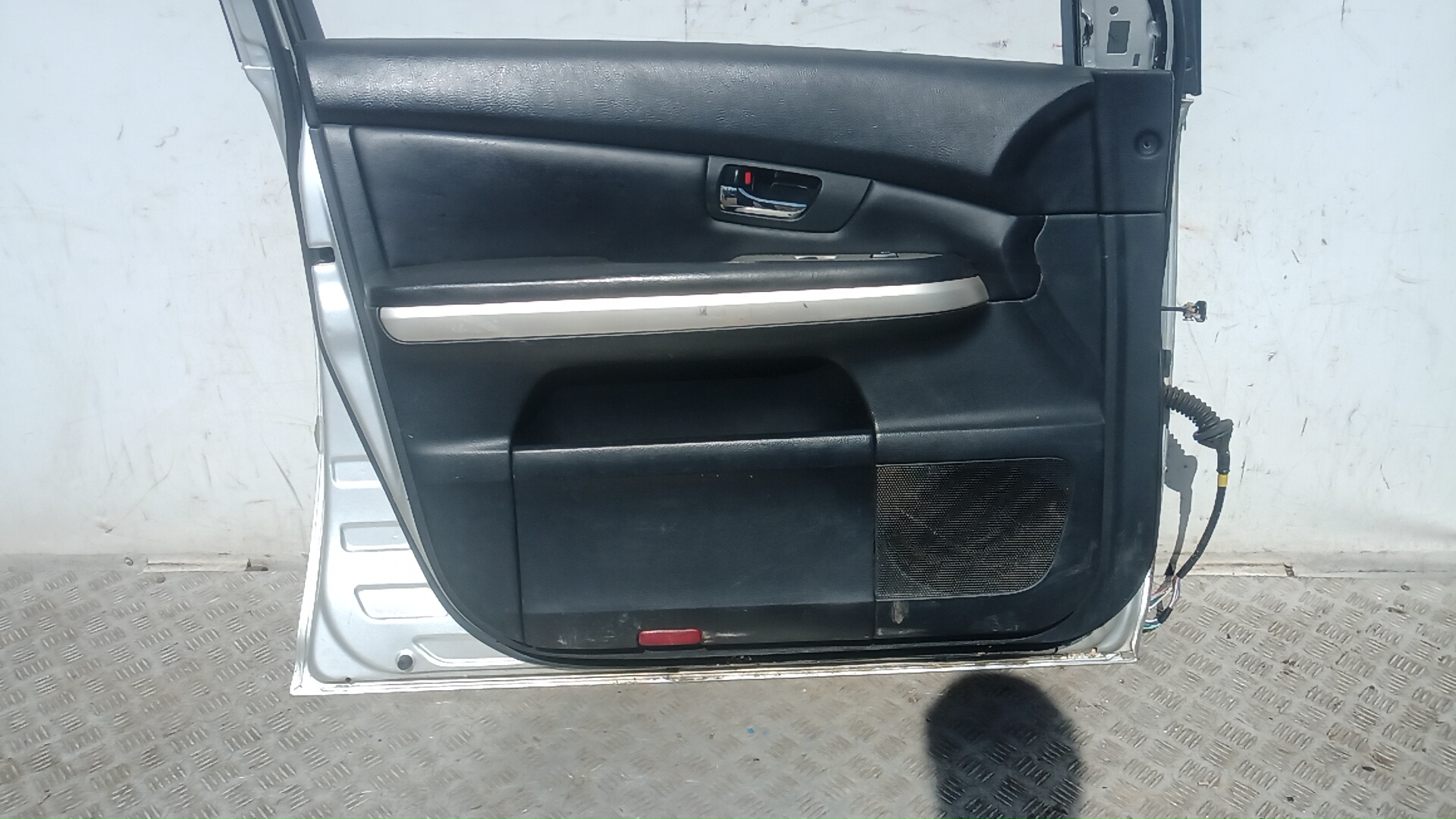 Дверь передняя левая Lexus RX 1 (XU10) купить в Беларуси