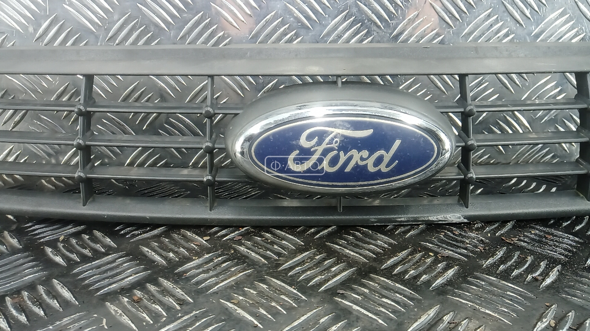 Решетка радиатора Ford Focus 2 купить в России
