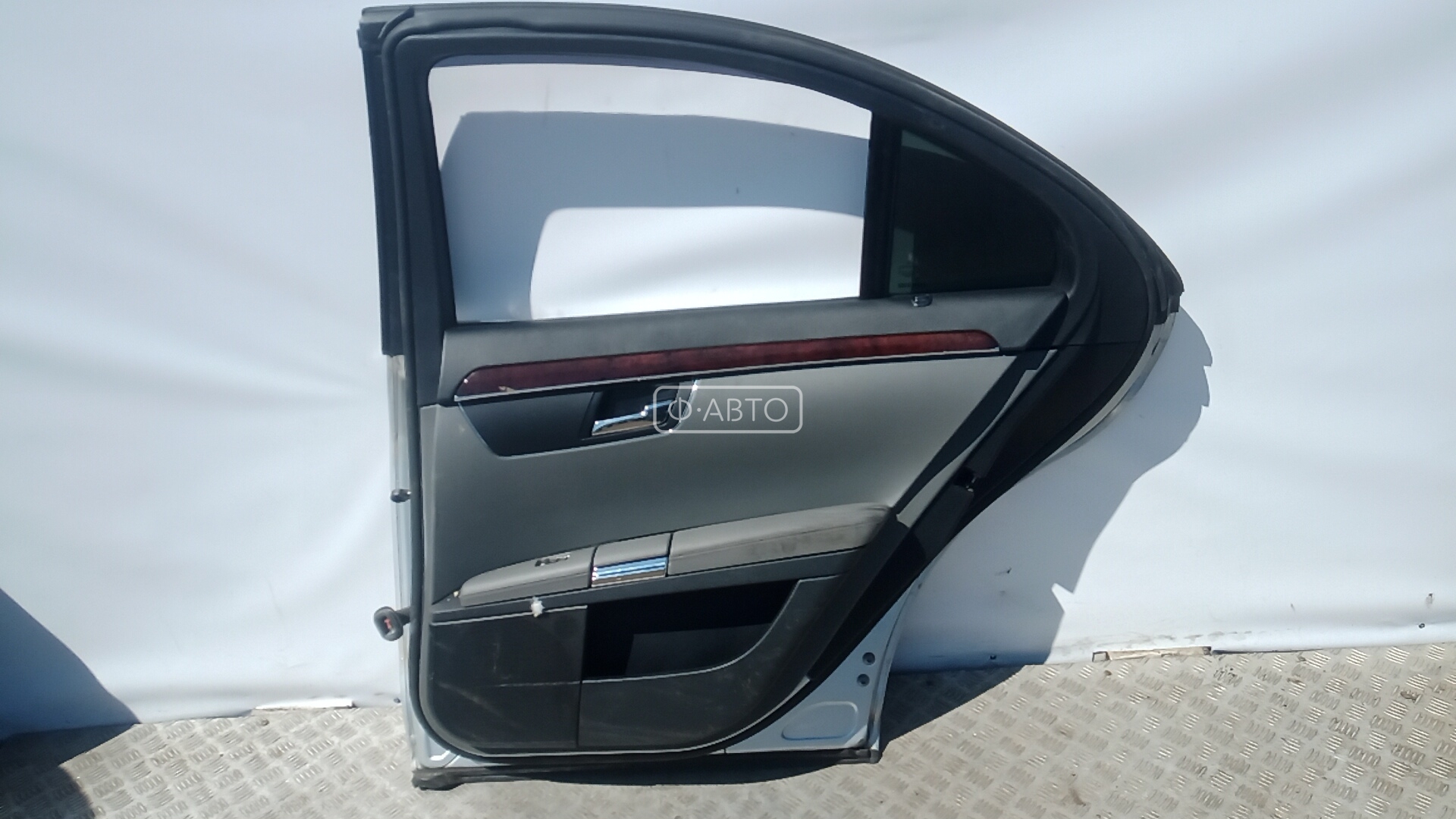 Дверь задняя правая Mercedes S-Class (W221) купить в России