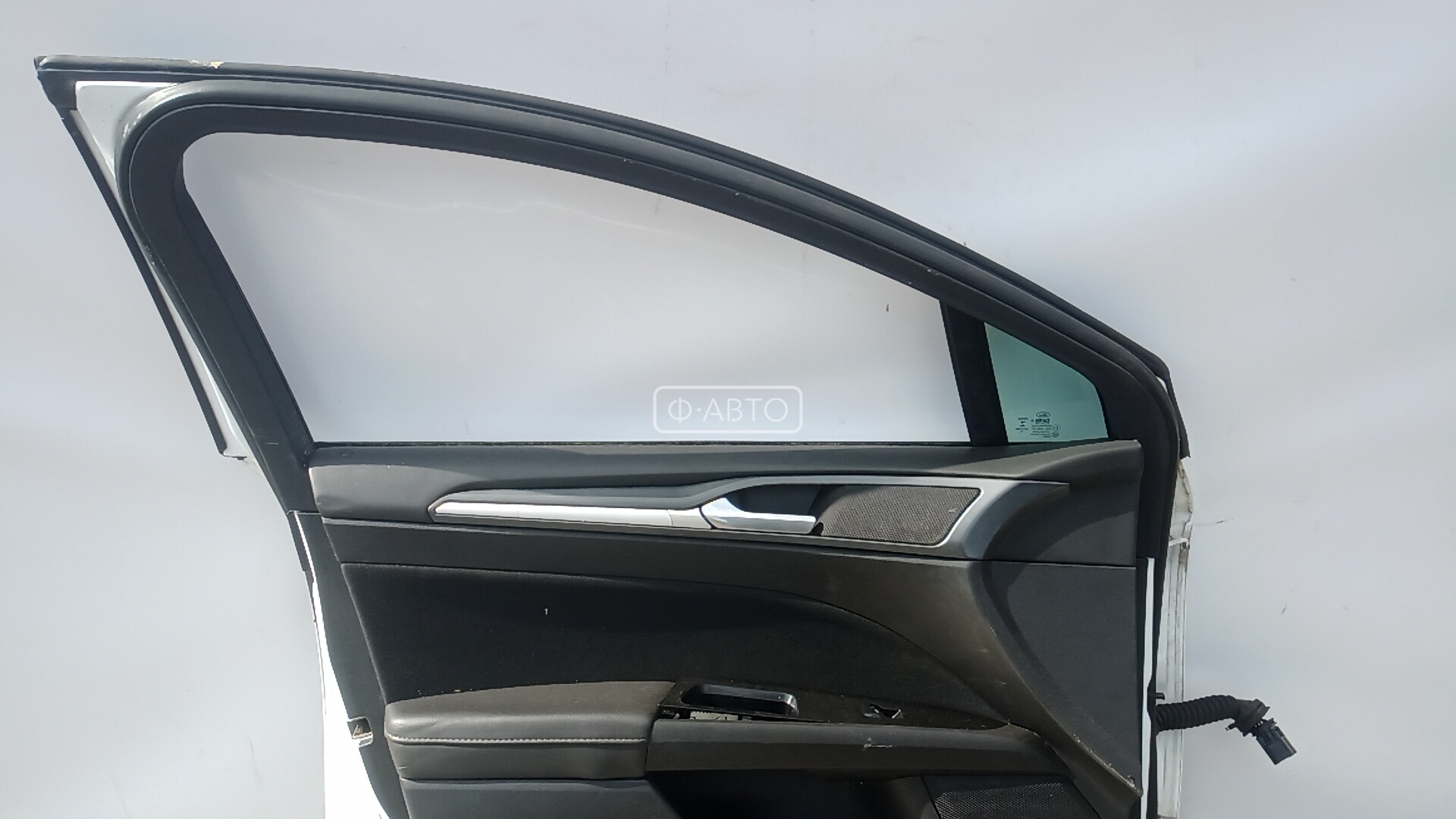 Дверь передняя левая Ford Mondeo 2 купить в Беларуси