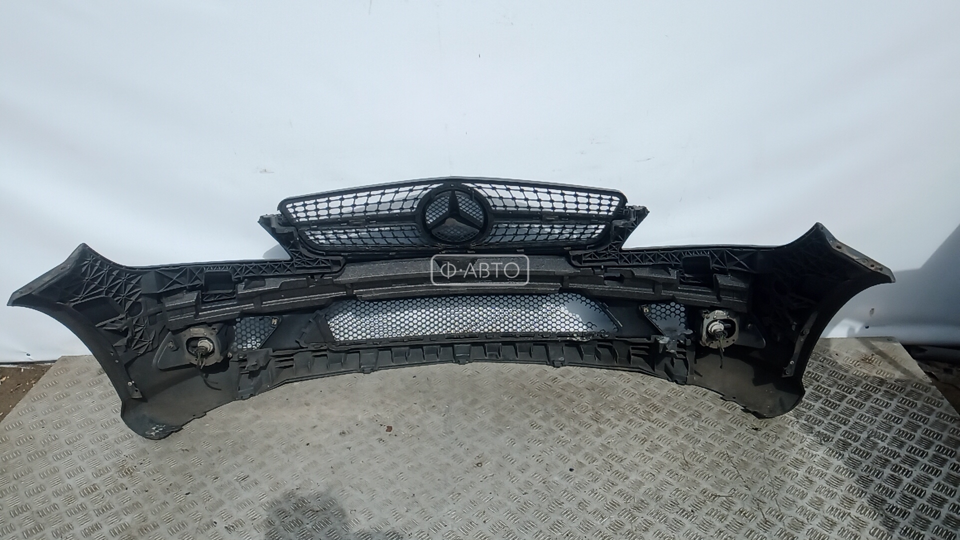 Бампер передний Mercedes C-Class (W204) купить в Беларуси
