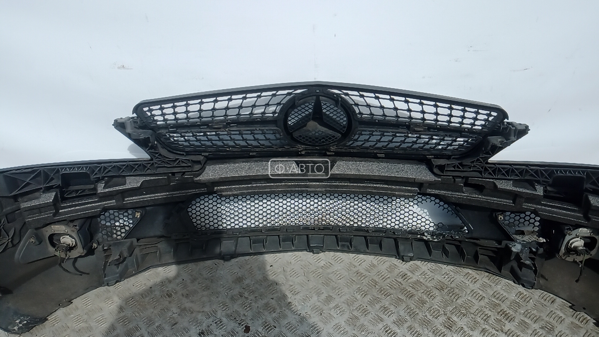 Бампер передний Mercedes C-Class (W204) купить в Беларуси