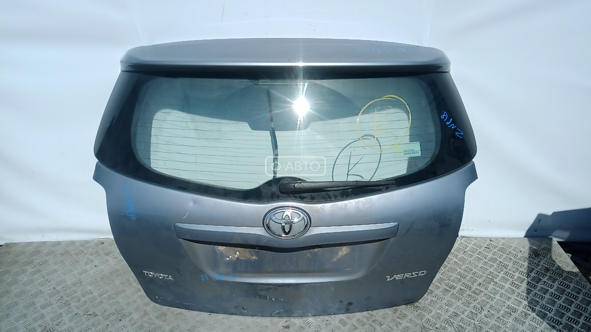 Крышка багажника - Toyota Verso (2009-2018)