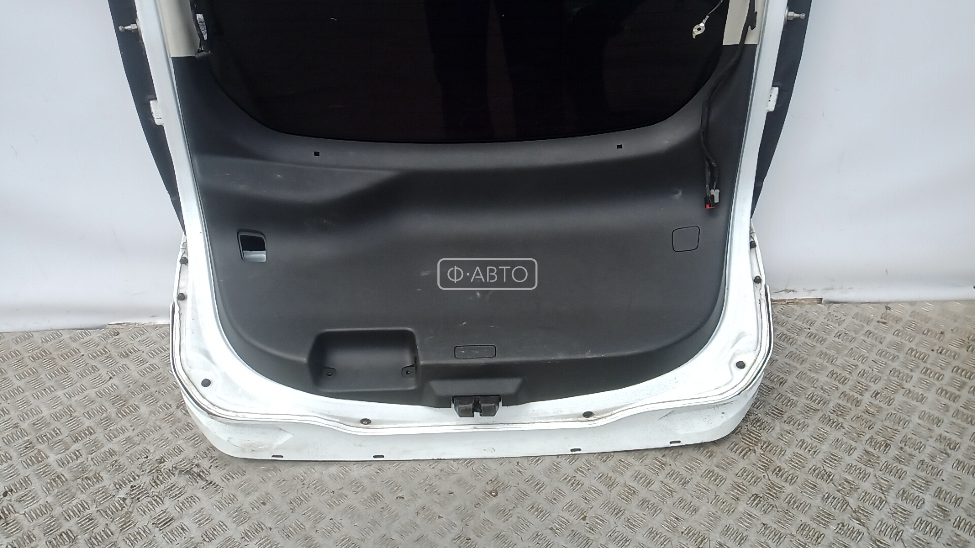 Крышка (дверь) багажника Ford Mondeo 2 купить в Беларуси