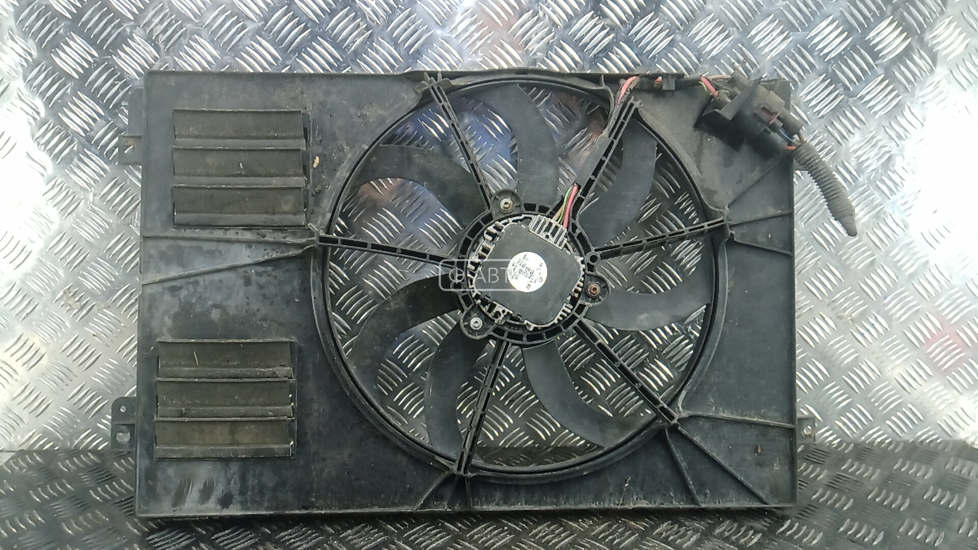 Вентилятор радиатора основного Skoda Yeti купить в Беларуси