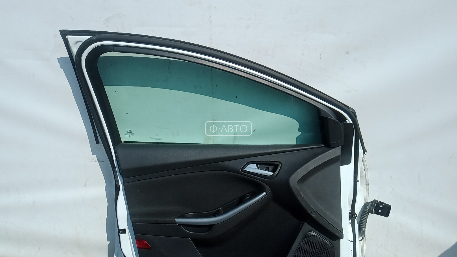 Дверь передняя левая Ford Focus 2 купить в Беларуси