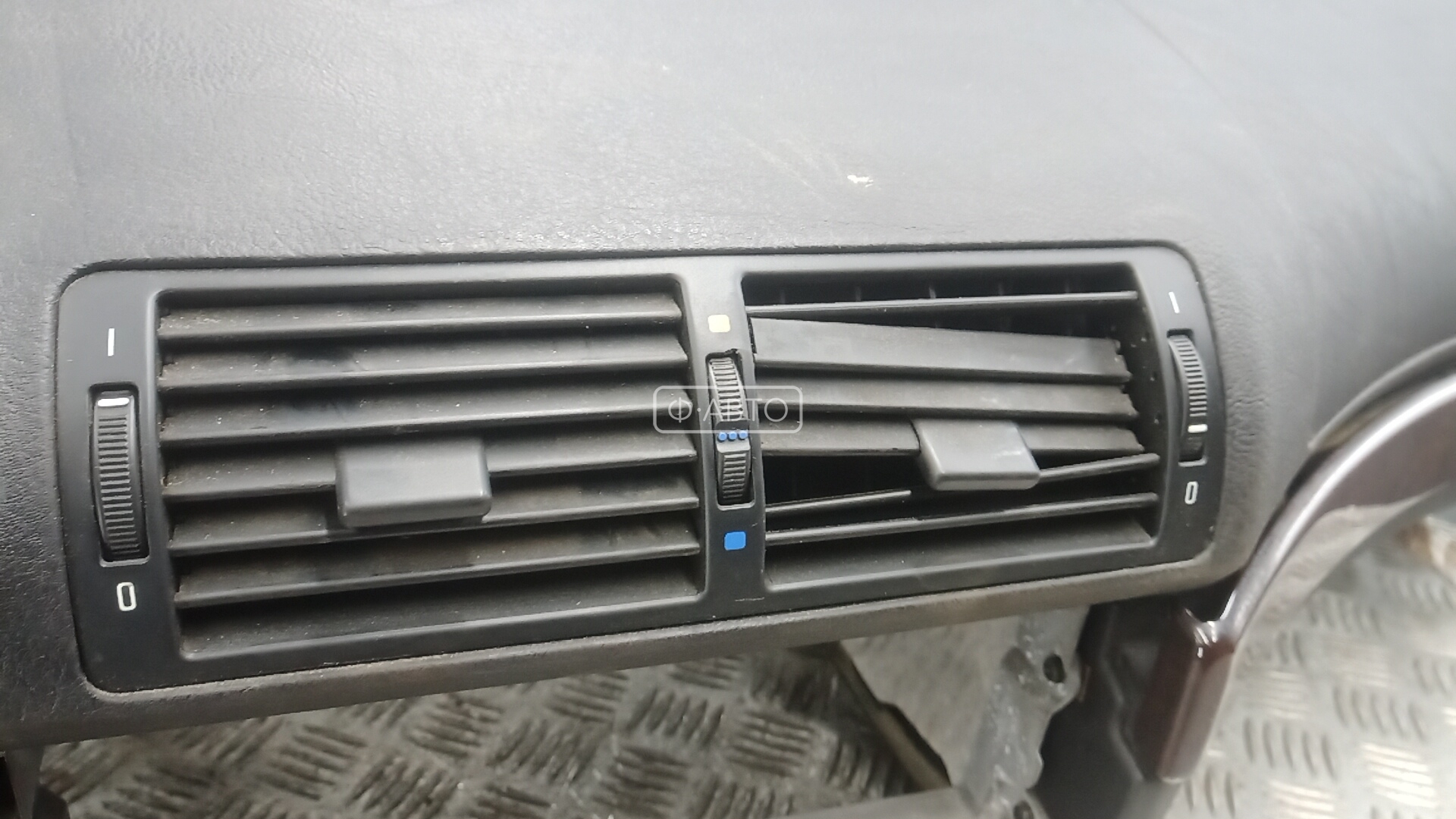 Торпедо (панель передняя) BMW 5-Series (E39) купить в Беларуси