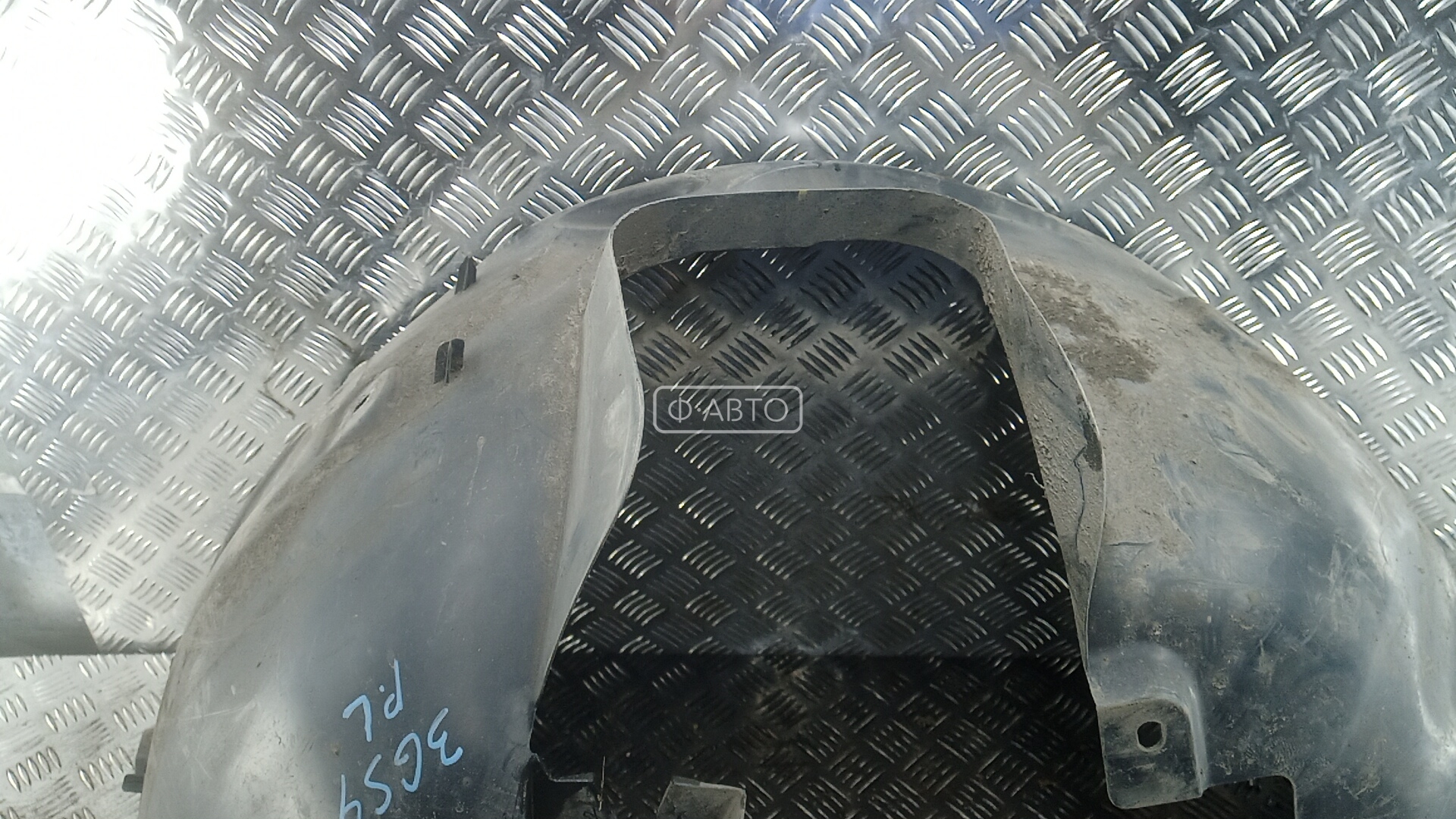 Подкрылок (защита крыла) передний левый Citroen C4 1 купить в Беларуси