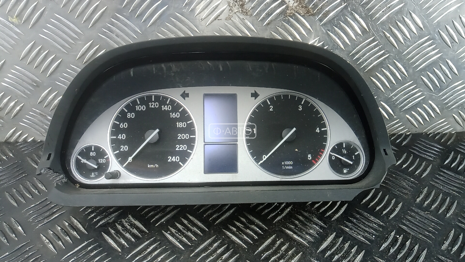 Щиток приборов (приборная панель) - Mercedes B W245 (2005-2012)